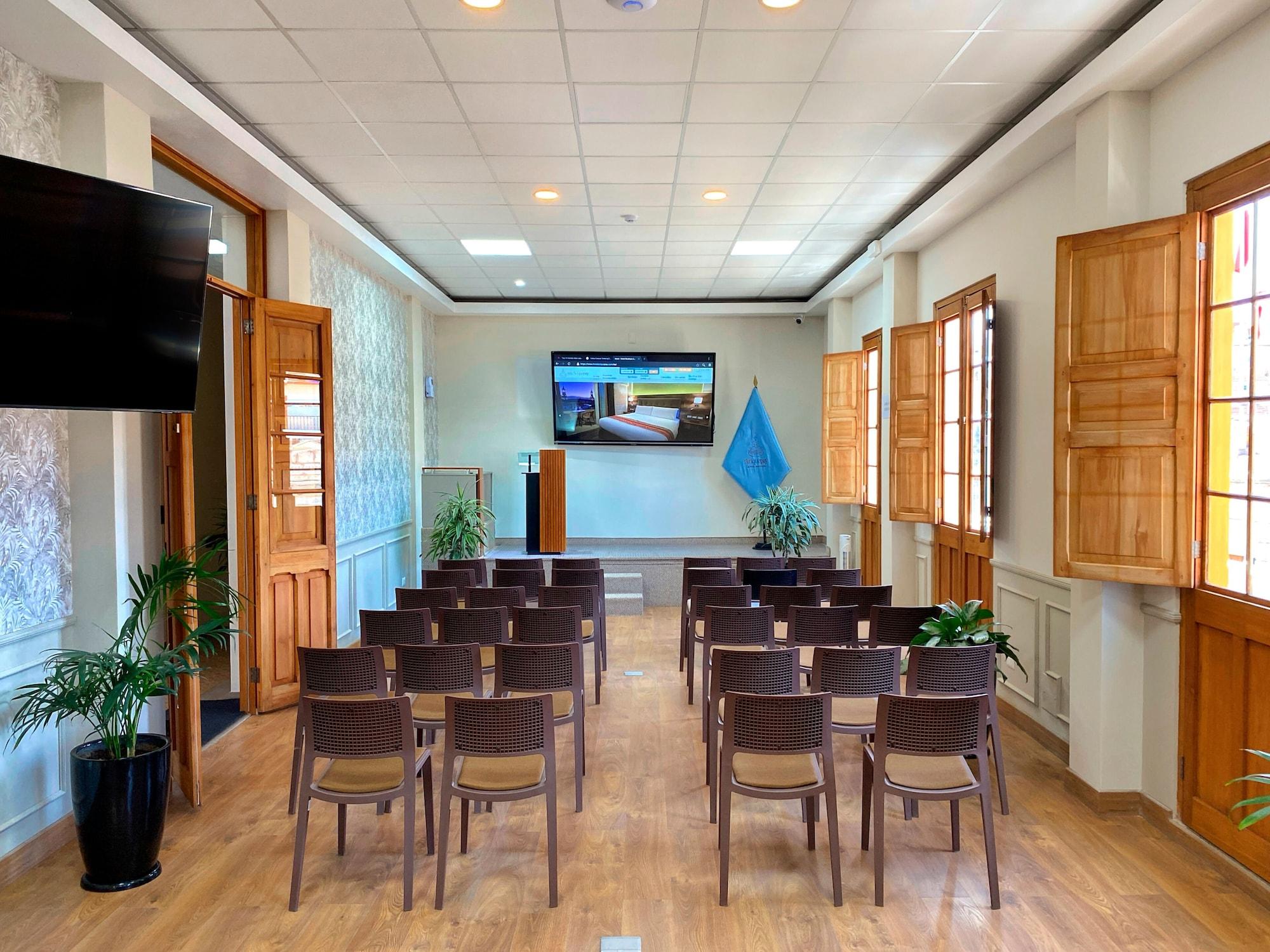 Sala de Reuniones ARIQUEPAY HOTEL