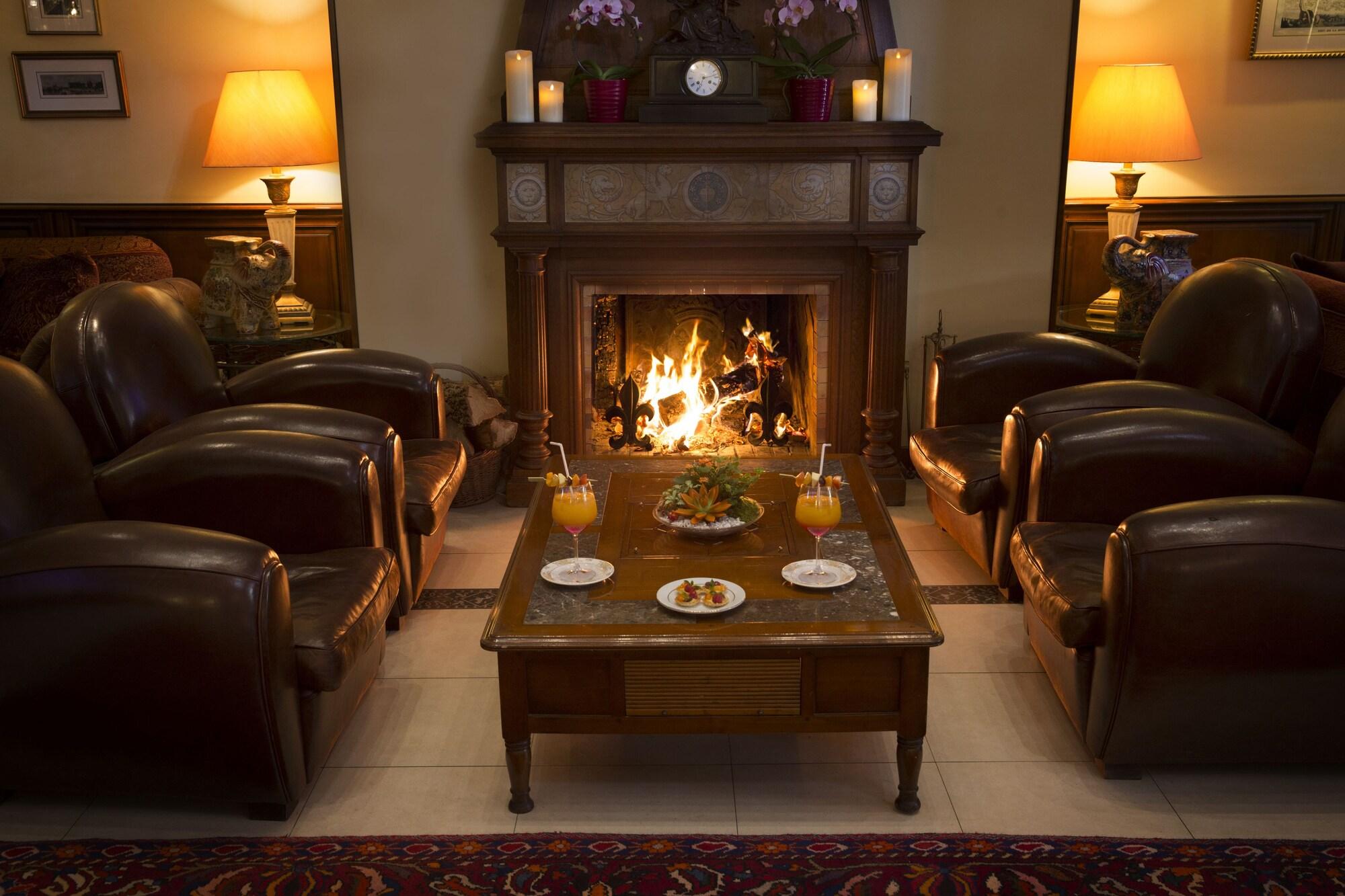Vista Lobby La Grange De Conde Chateaux Et Hotels Collection