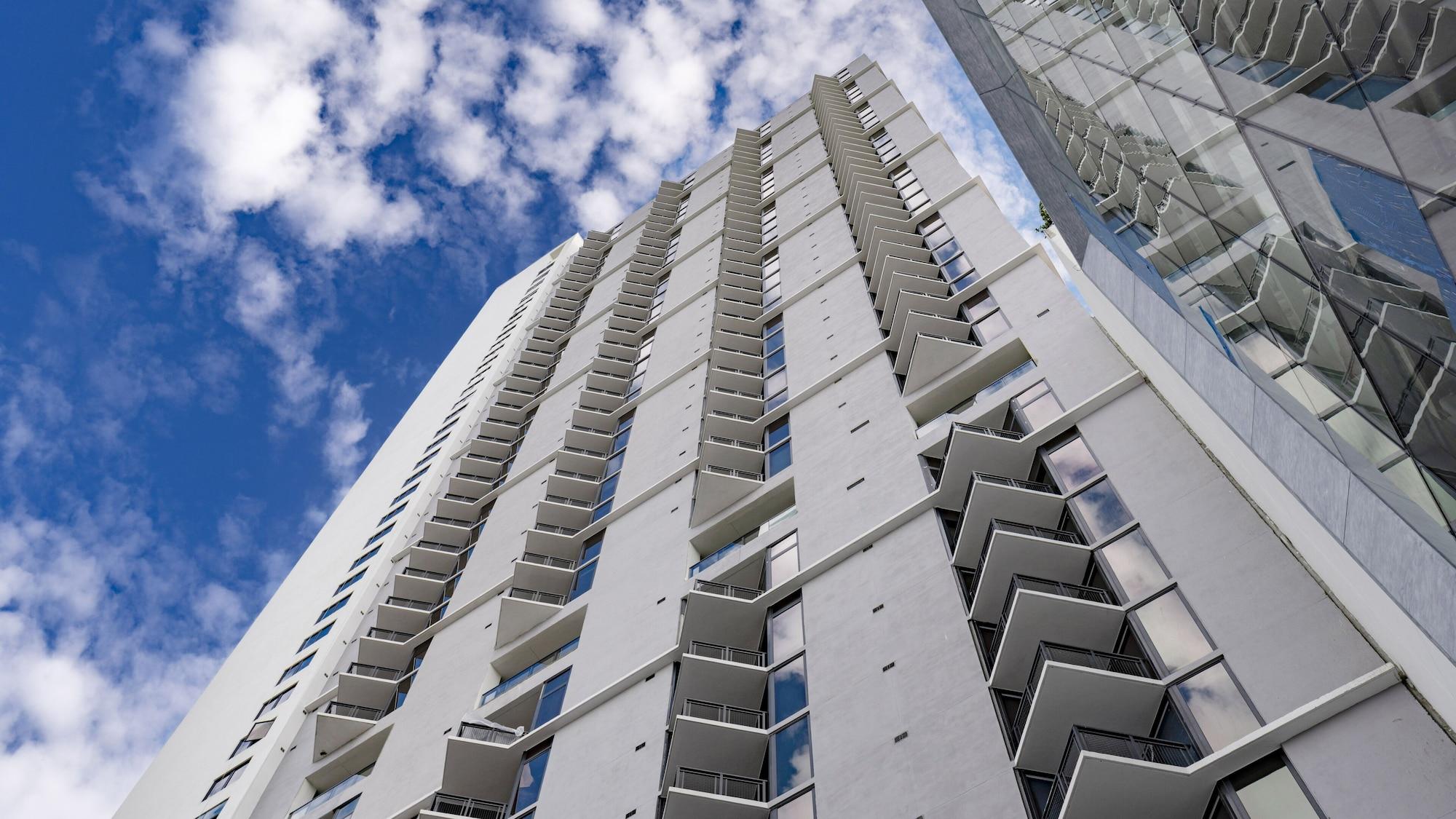 Vista Exterior Global Luxury Suites Miami Worldcenter