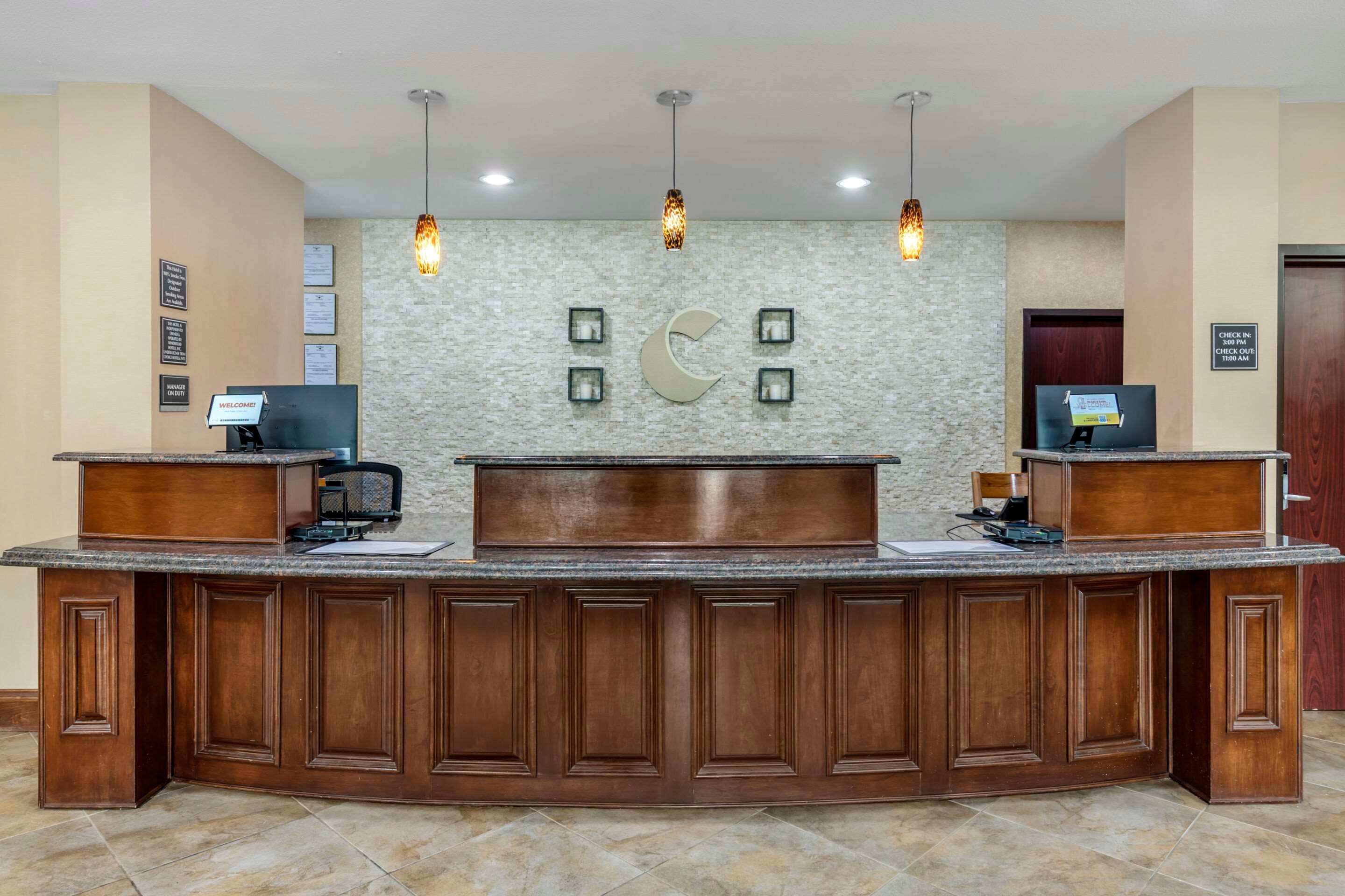 Vista Lobby Comfort Inn & Suites Fort Worth - Fossil Creek