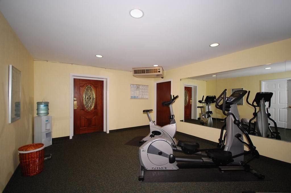 Gimnasio Best Western Plus The Inn at Hampton