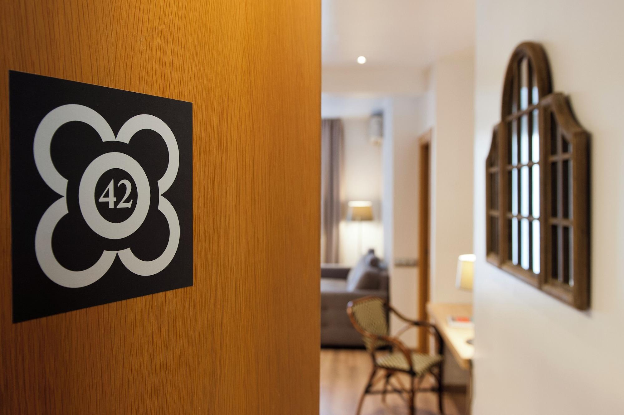 Vista Lobby MH Apartments S. Familia