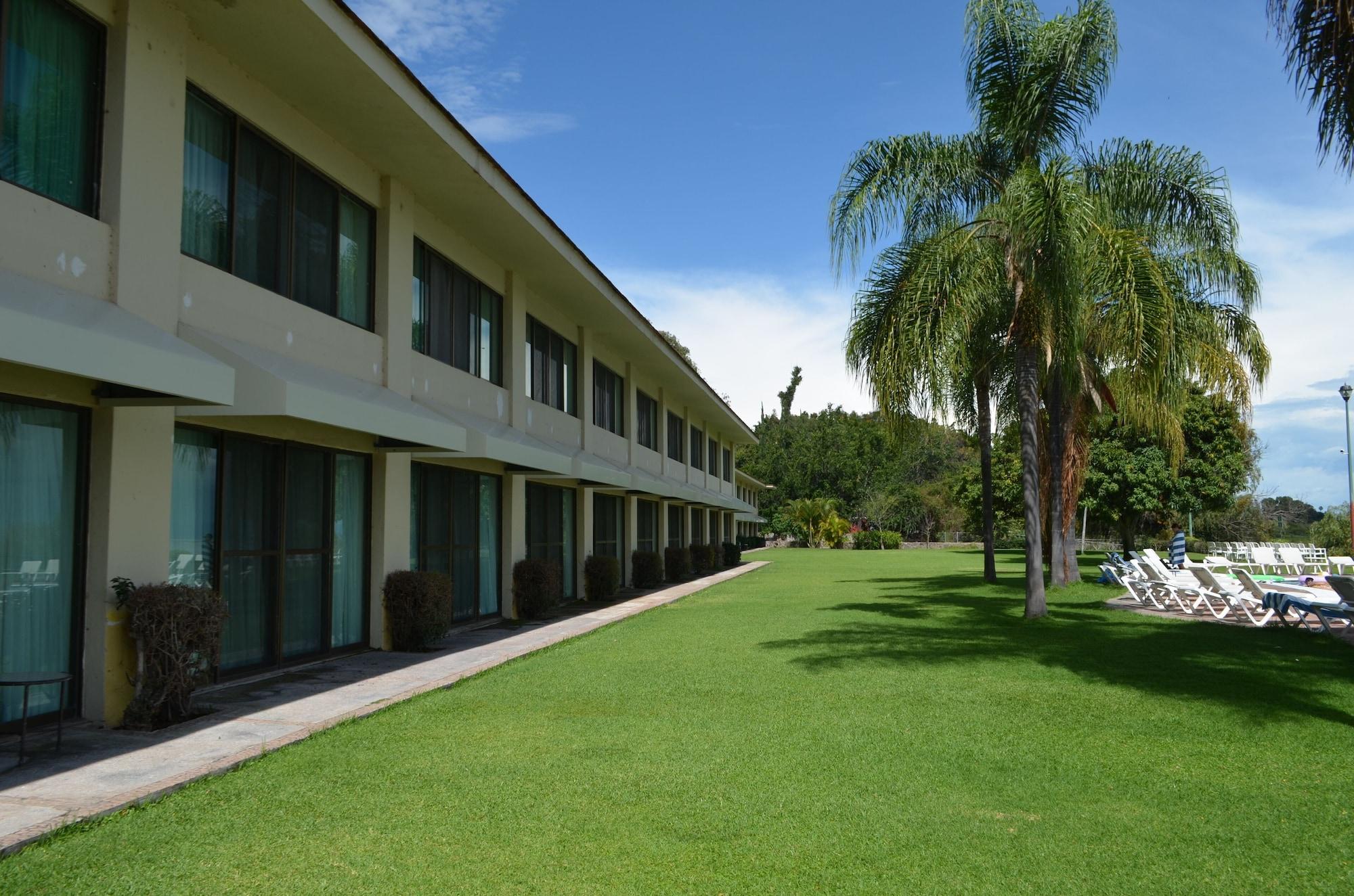 Vista Exterior Hotel Real de Chapala