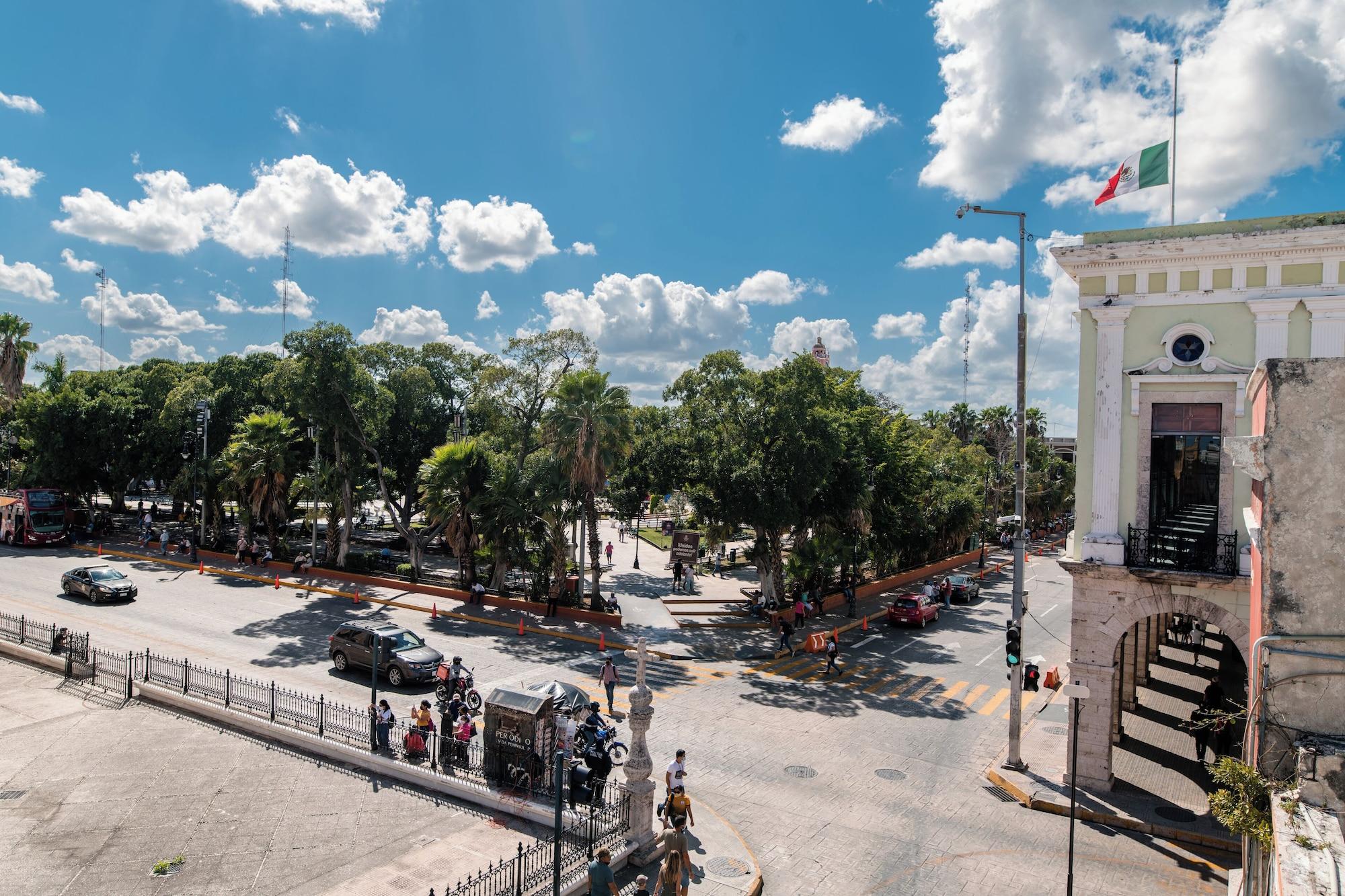 Vista Exterior Hotel La Catedral Merida