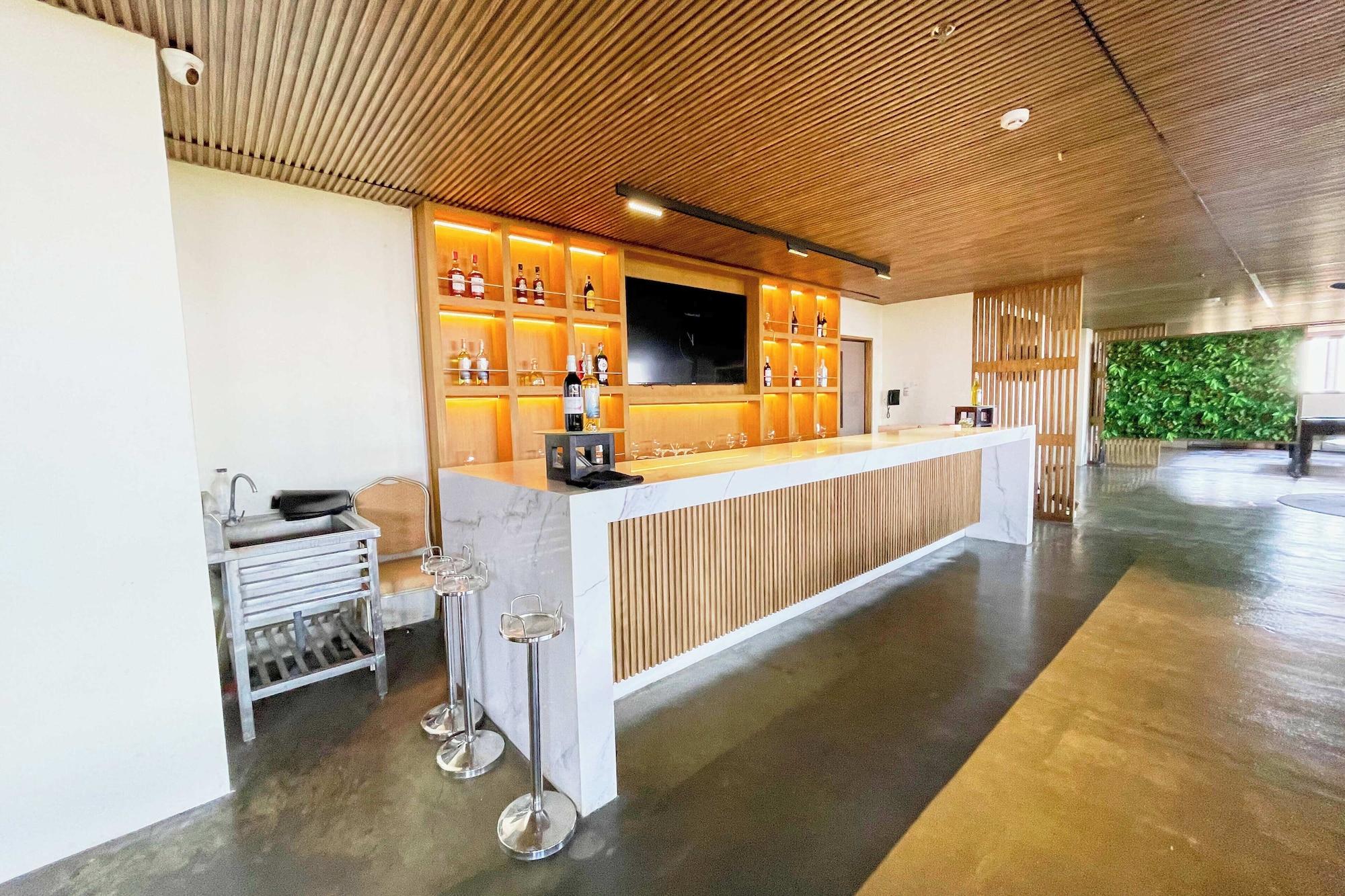 Bar/Salón Elijah Hotel Dasmarinas City Cavite