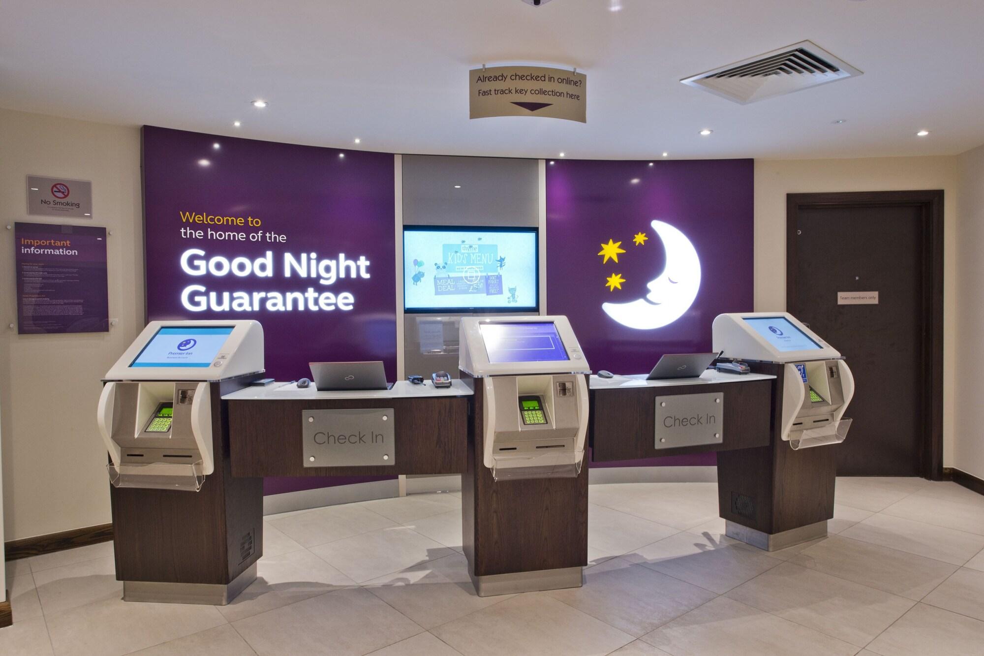 Vista Lobby Premier Inn London Chiswick
