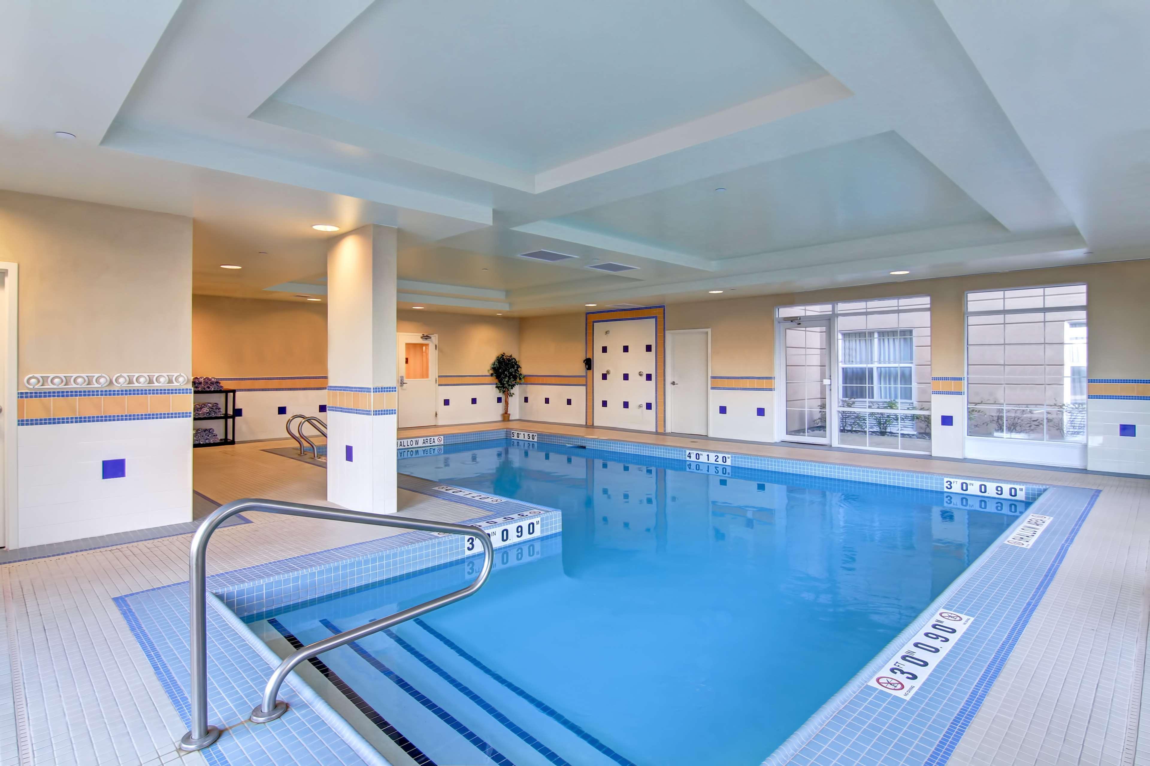Vista Piscina Homewood Suites by Hilton Sudbury