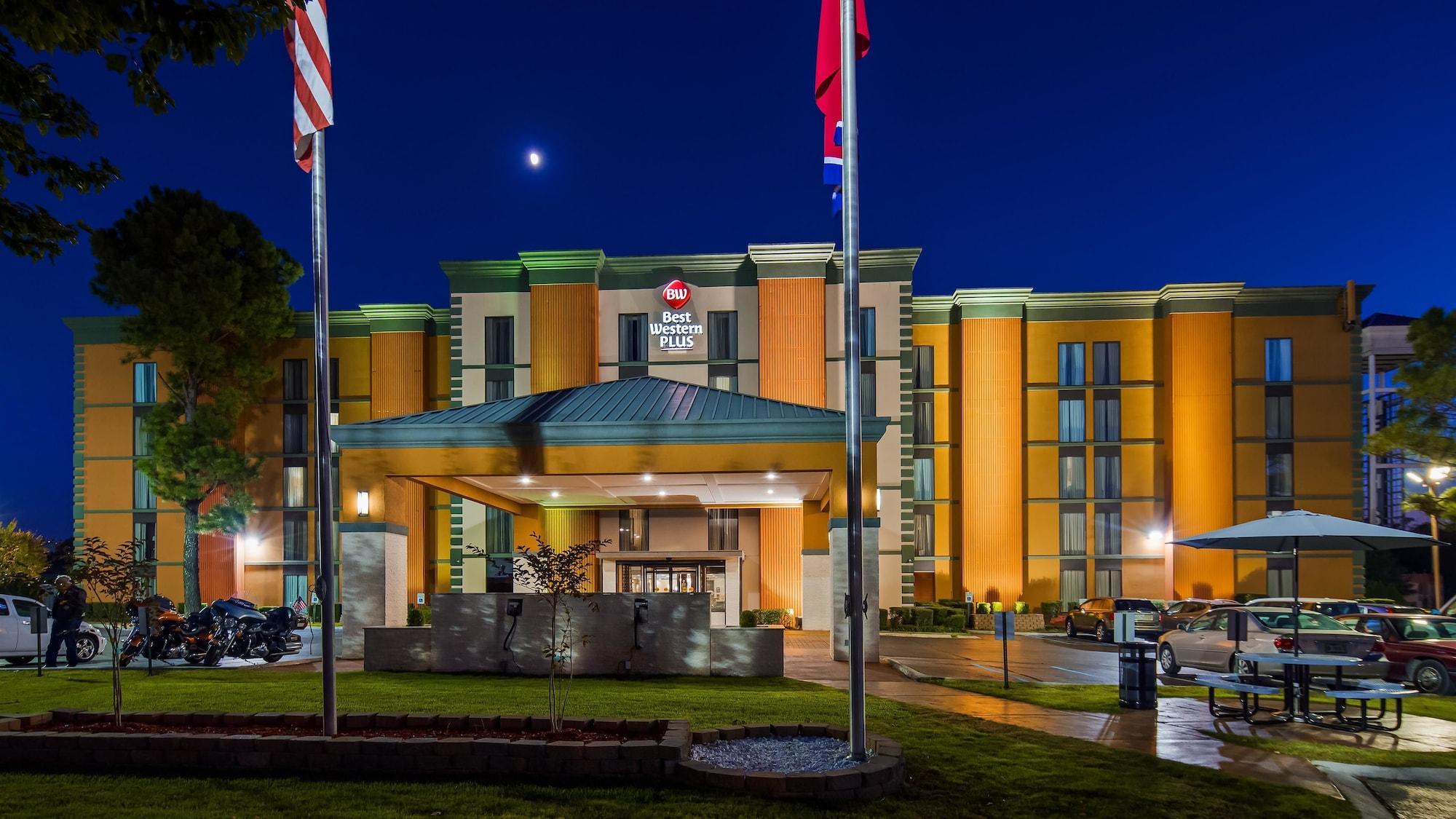 Varios Best Western Plus Galleria Inn & Suites