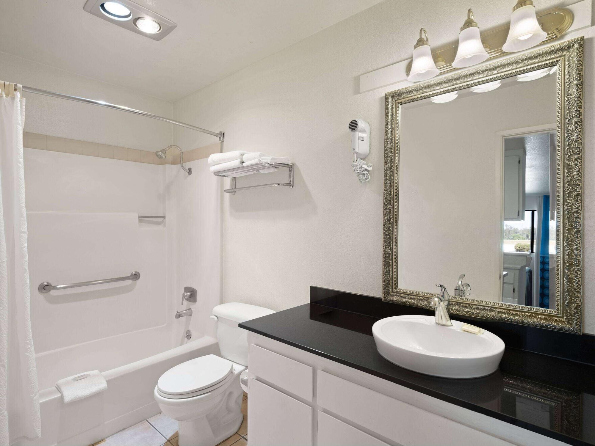 Equipamiento de Habitación Super 8 by Wyndham Dunnigan