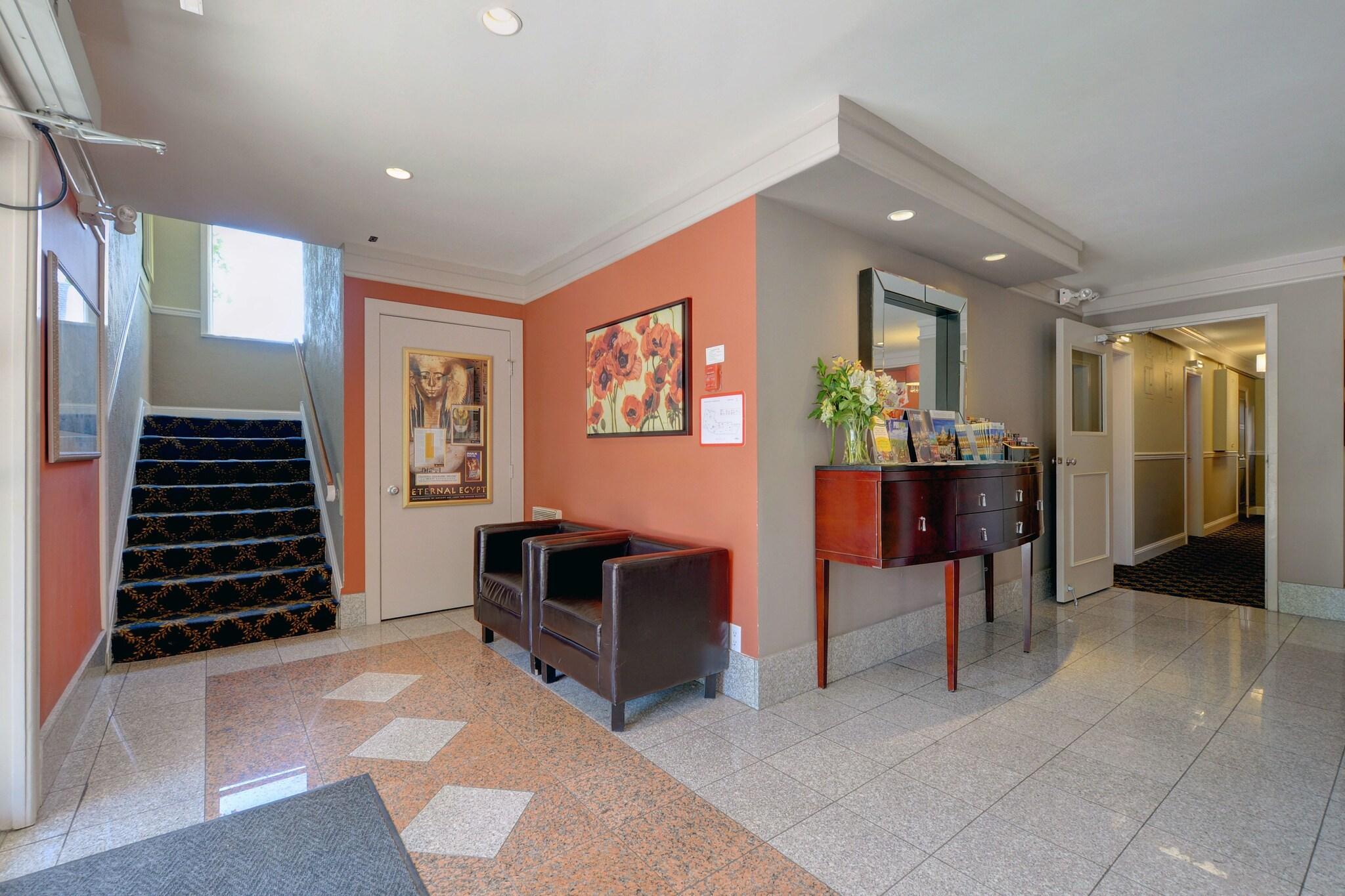 Vista Lobby Helms Inn