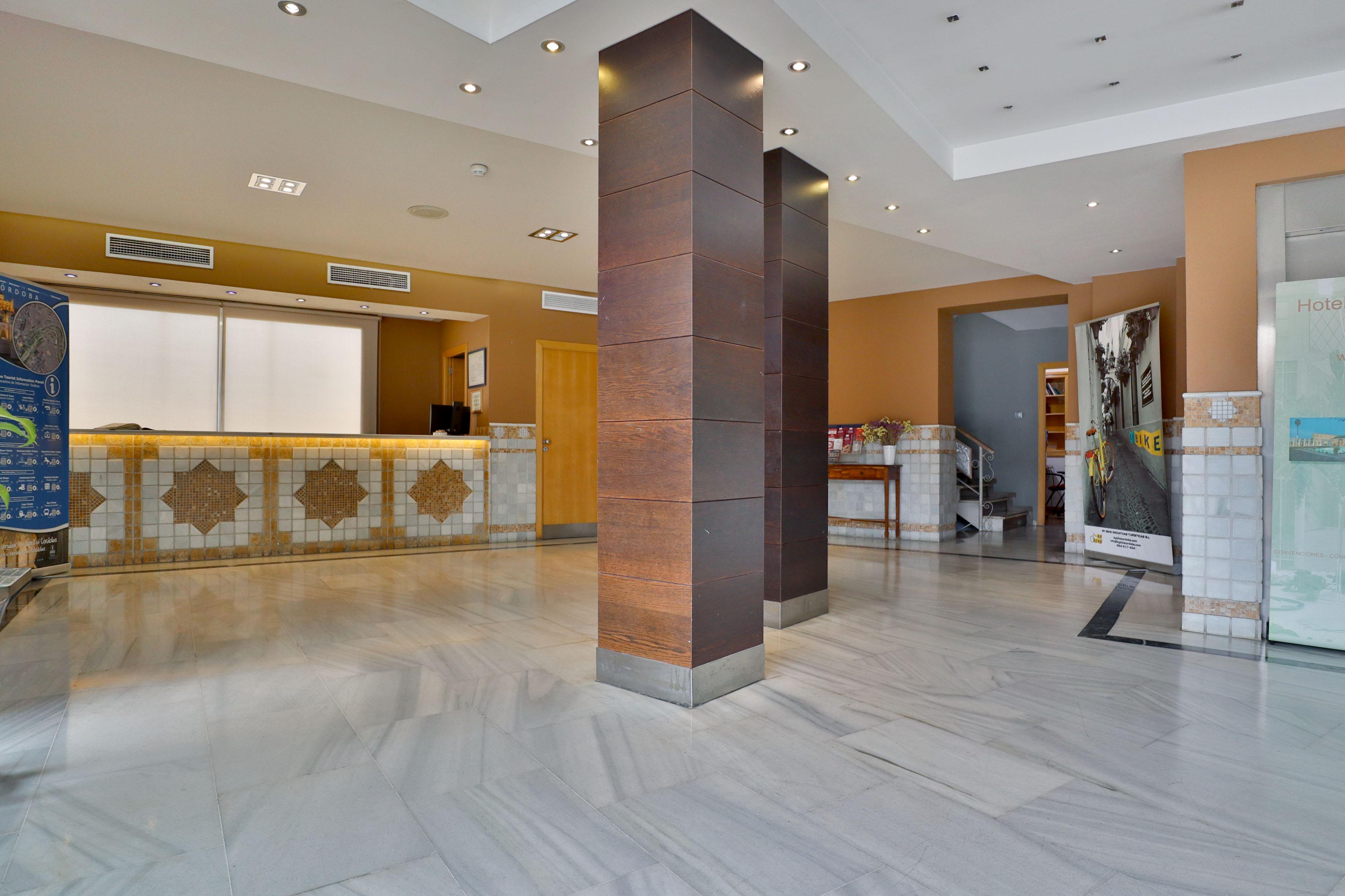 Vista Lobby Oasis Cordoba Hotel