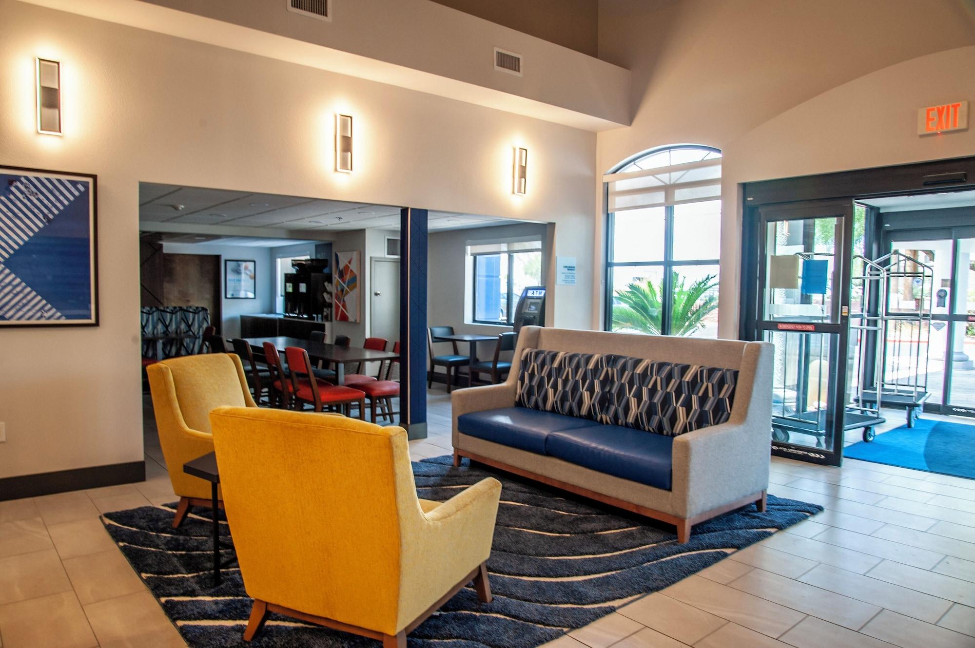 Vista Lobby Holiday Inn Express Airport - Tucson by IHG