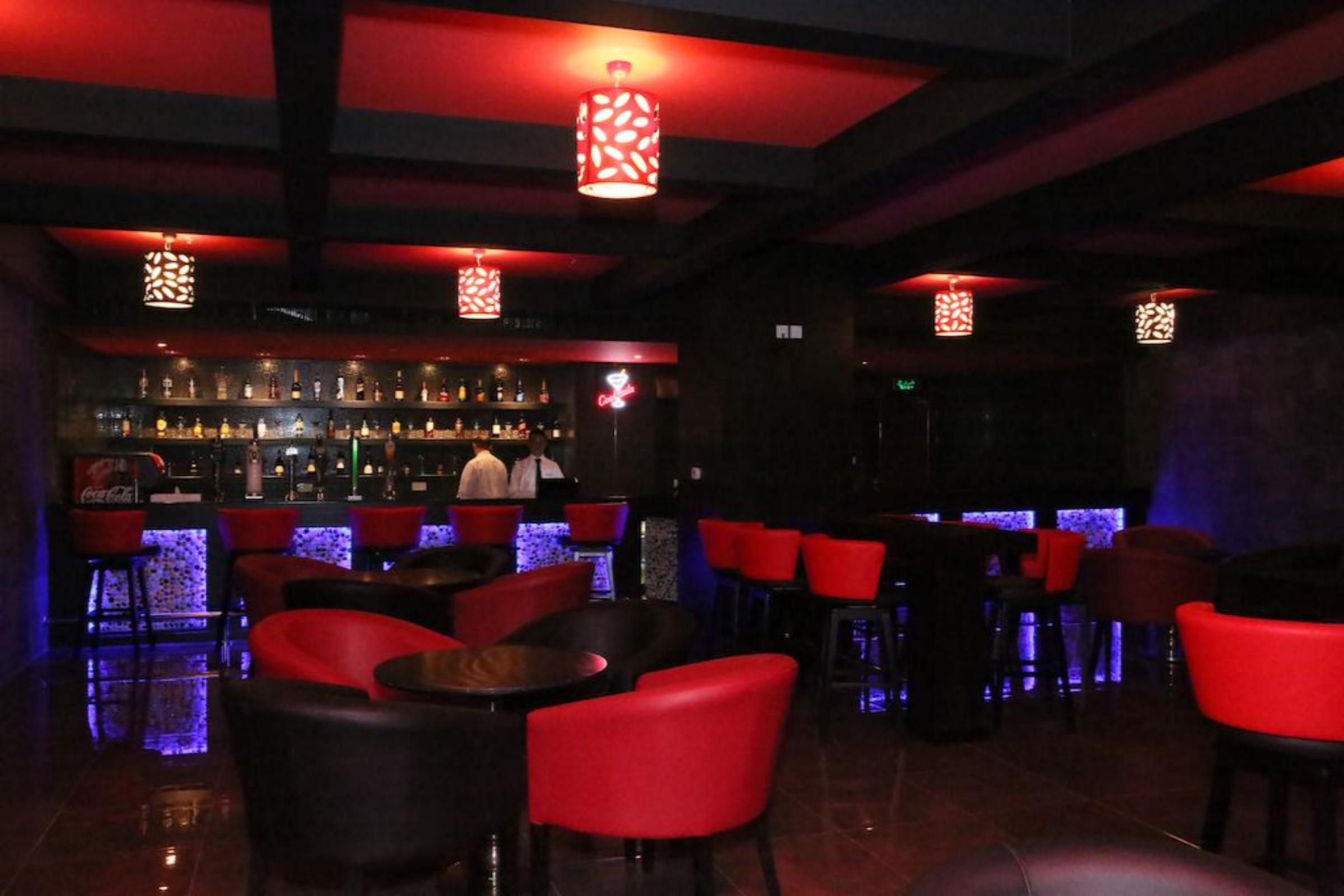 Bar/Salón Royal Phoenicia