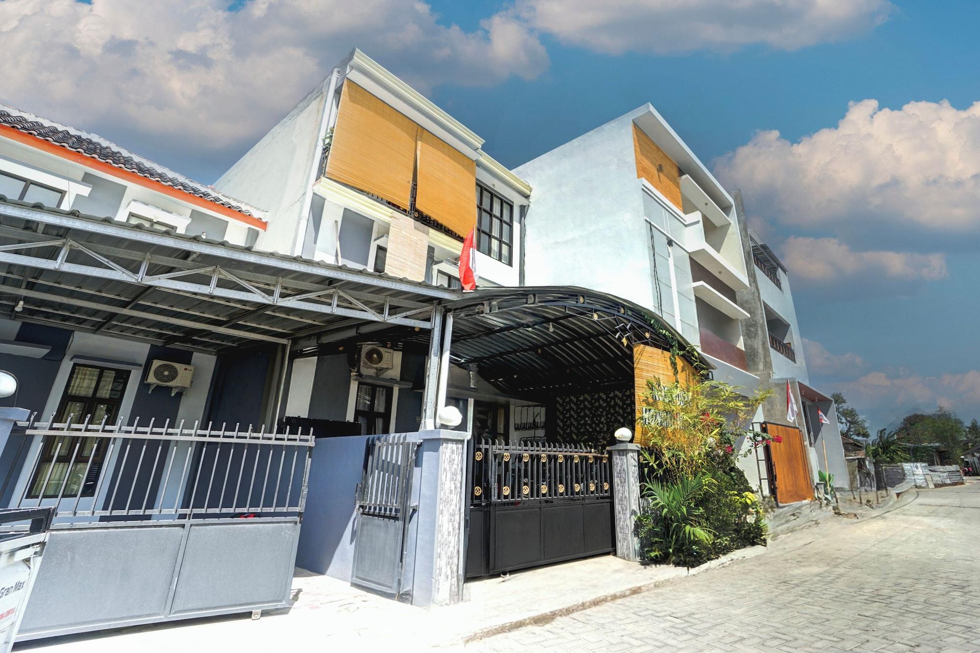 Vista Exterior Hotel O MIOXIO Syariah Kost