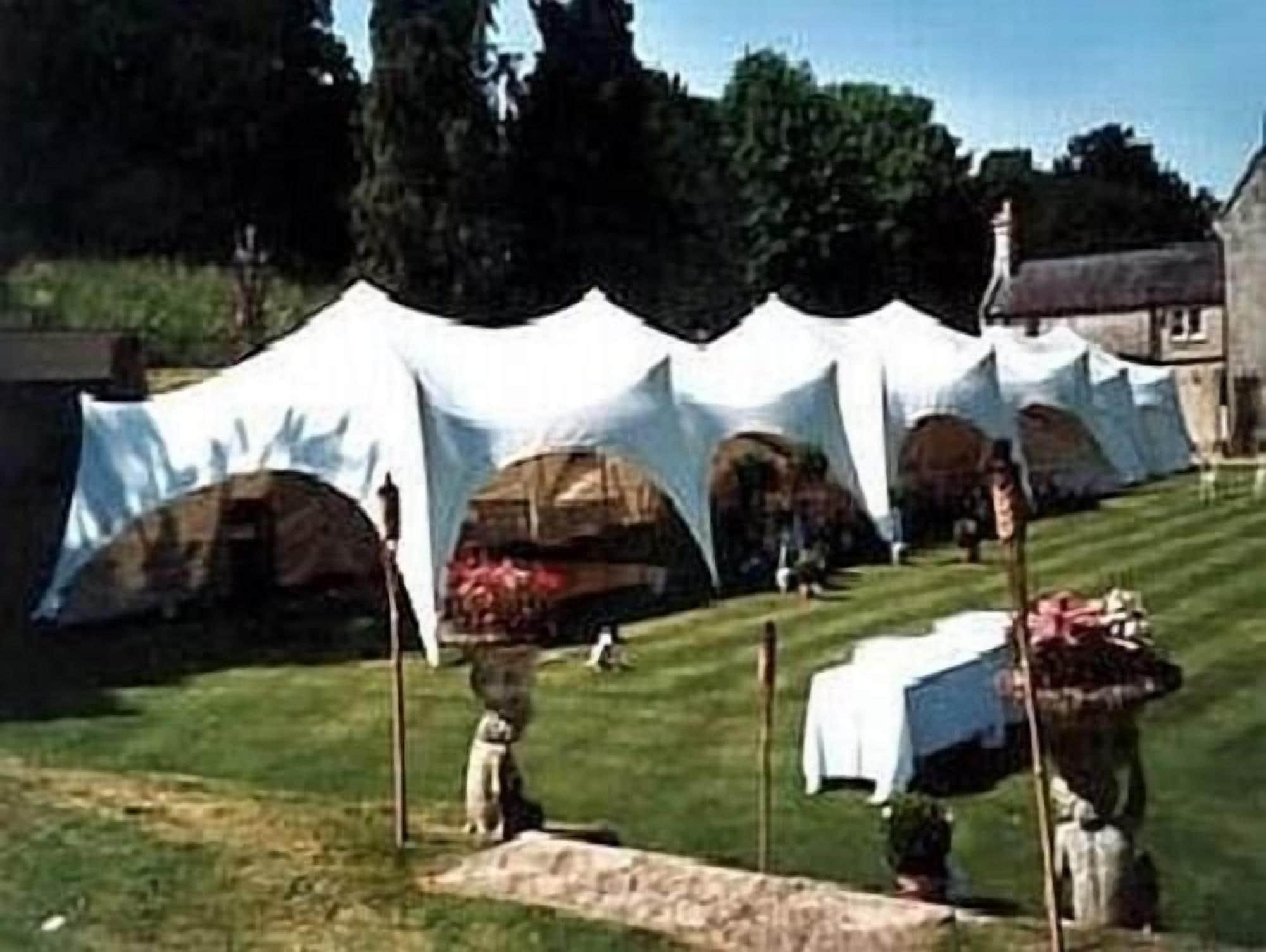 Varios Burcombe Manor
