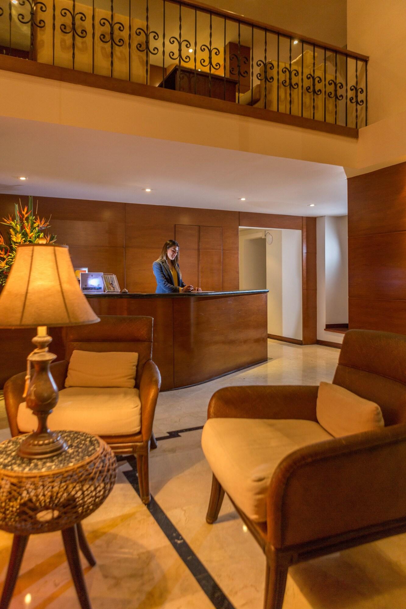Vista Lobby Hotel Emaus Bogotá