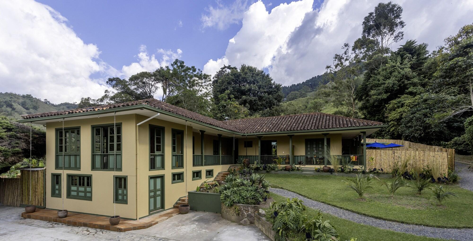 Varios Sazagua Reserva Natural Cocora