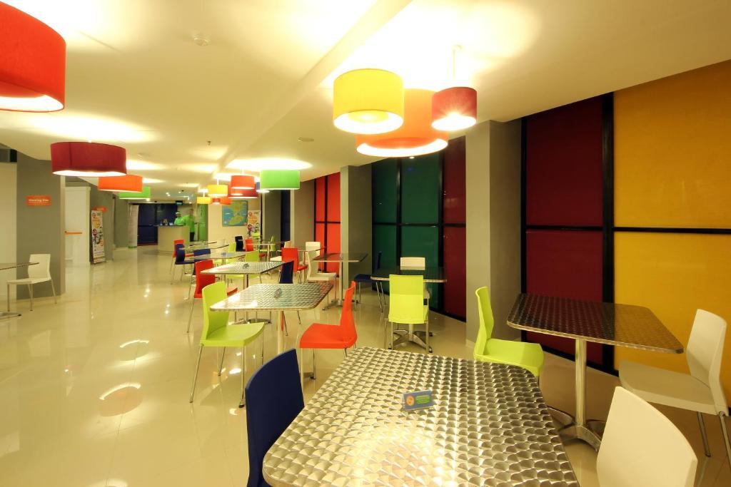 Restaurant POP! Hotel Kuta Beach Bali
