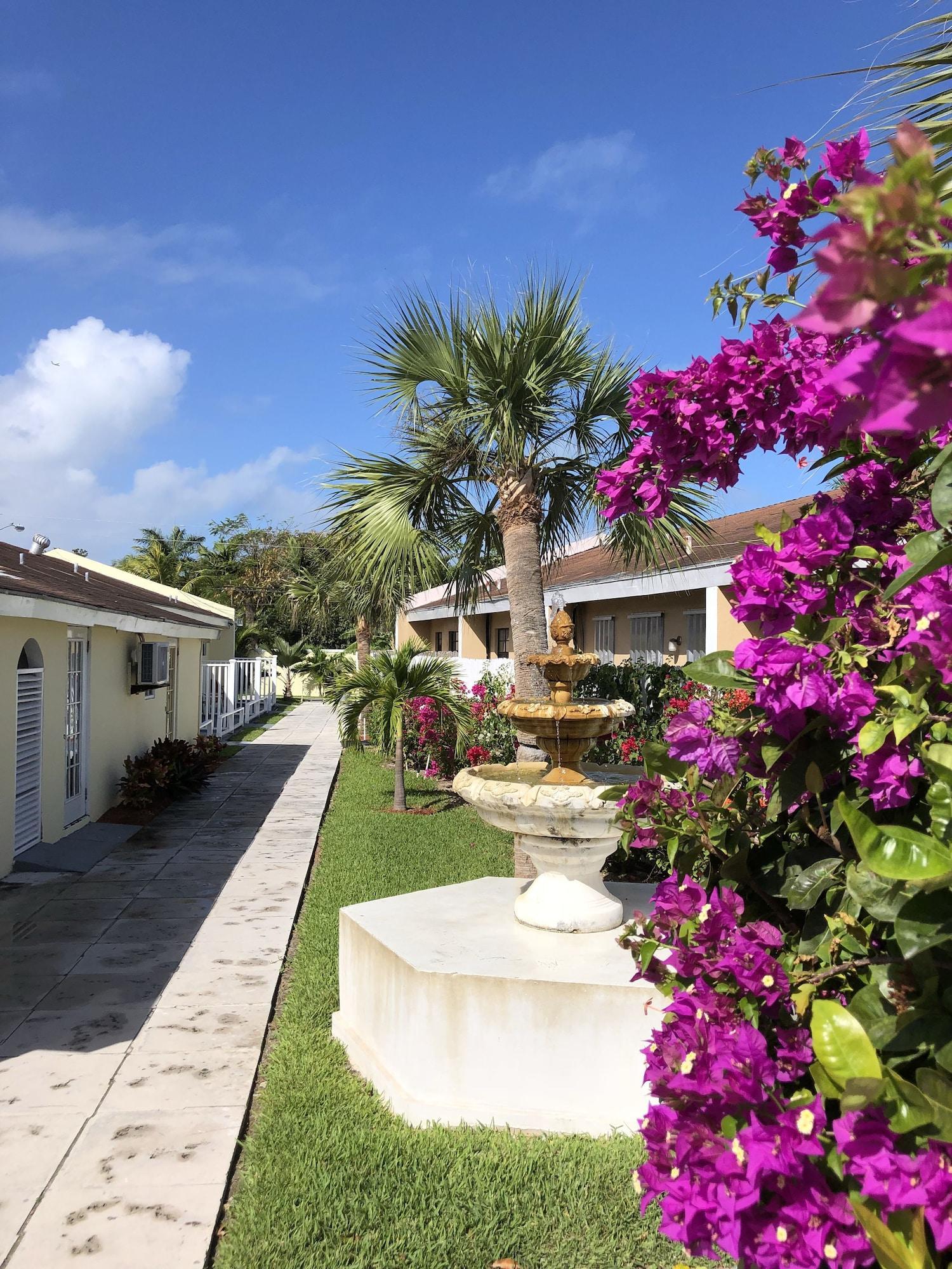 Vista Exterior The Colony Club Inn & Suites