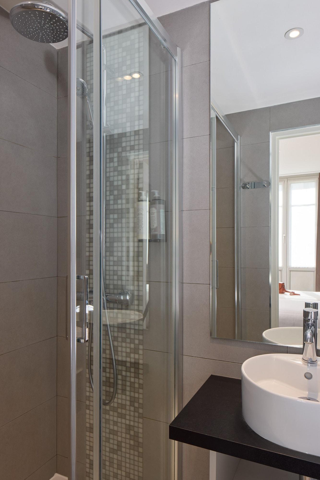 Equipamiento de Habitación Timhotel Odessa Montparnasse