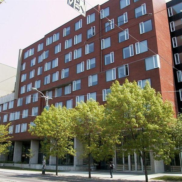 University of Toronto – 45 Willcocks Residence