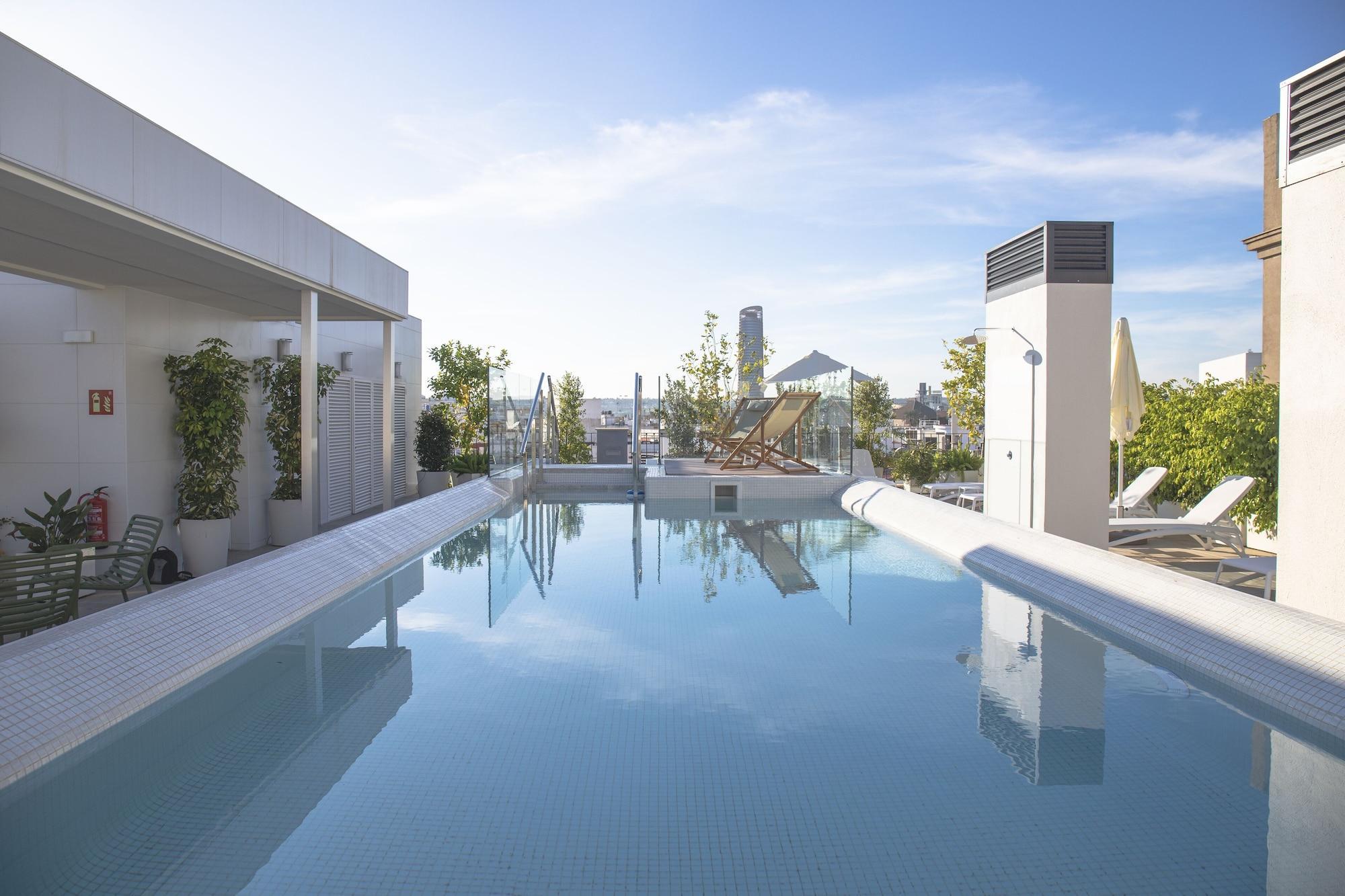 Instalaciones Recreativas nQn Aparts & Suites Sevilla