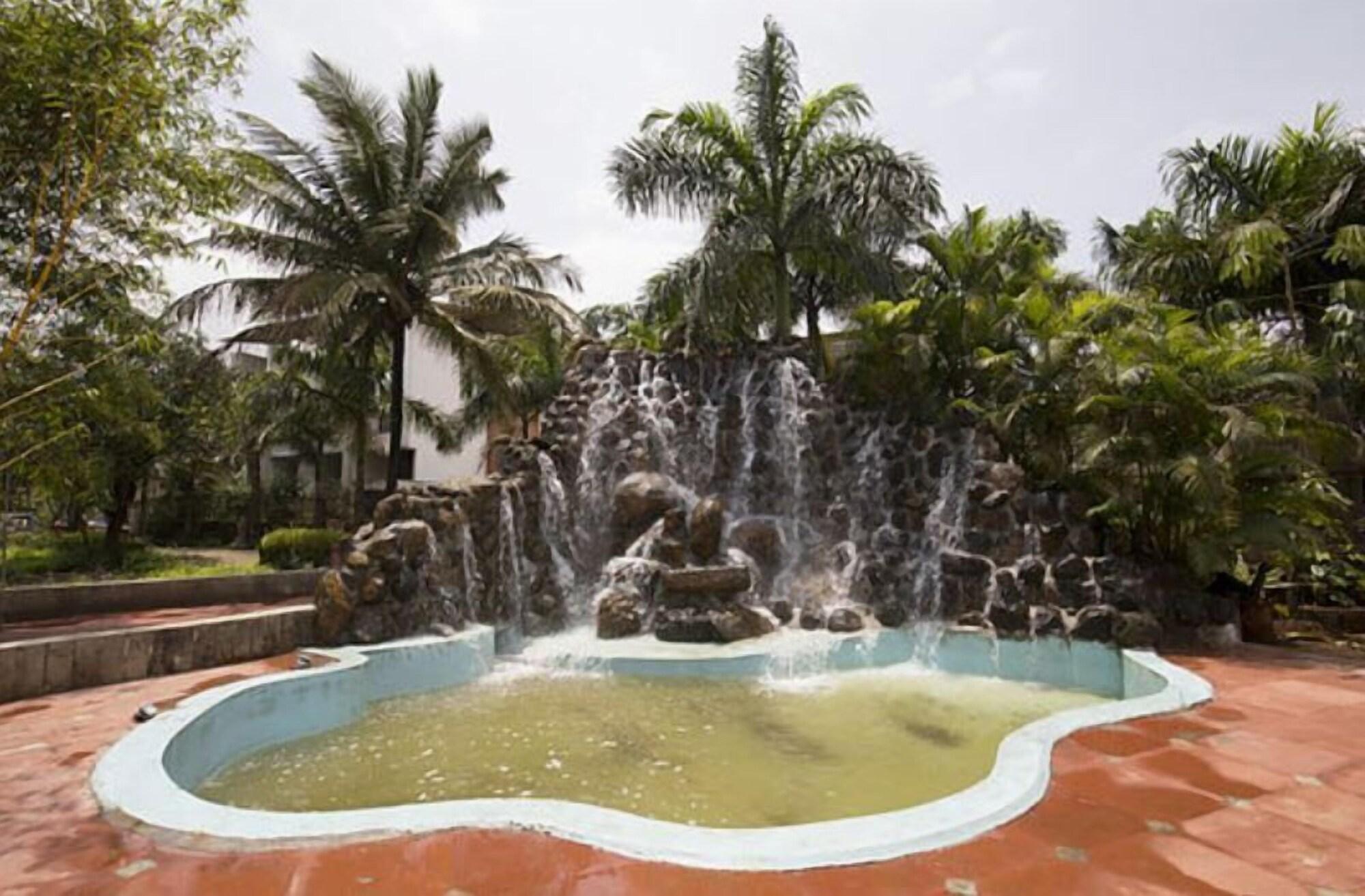 Vista Exterior Duke's Den Resort