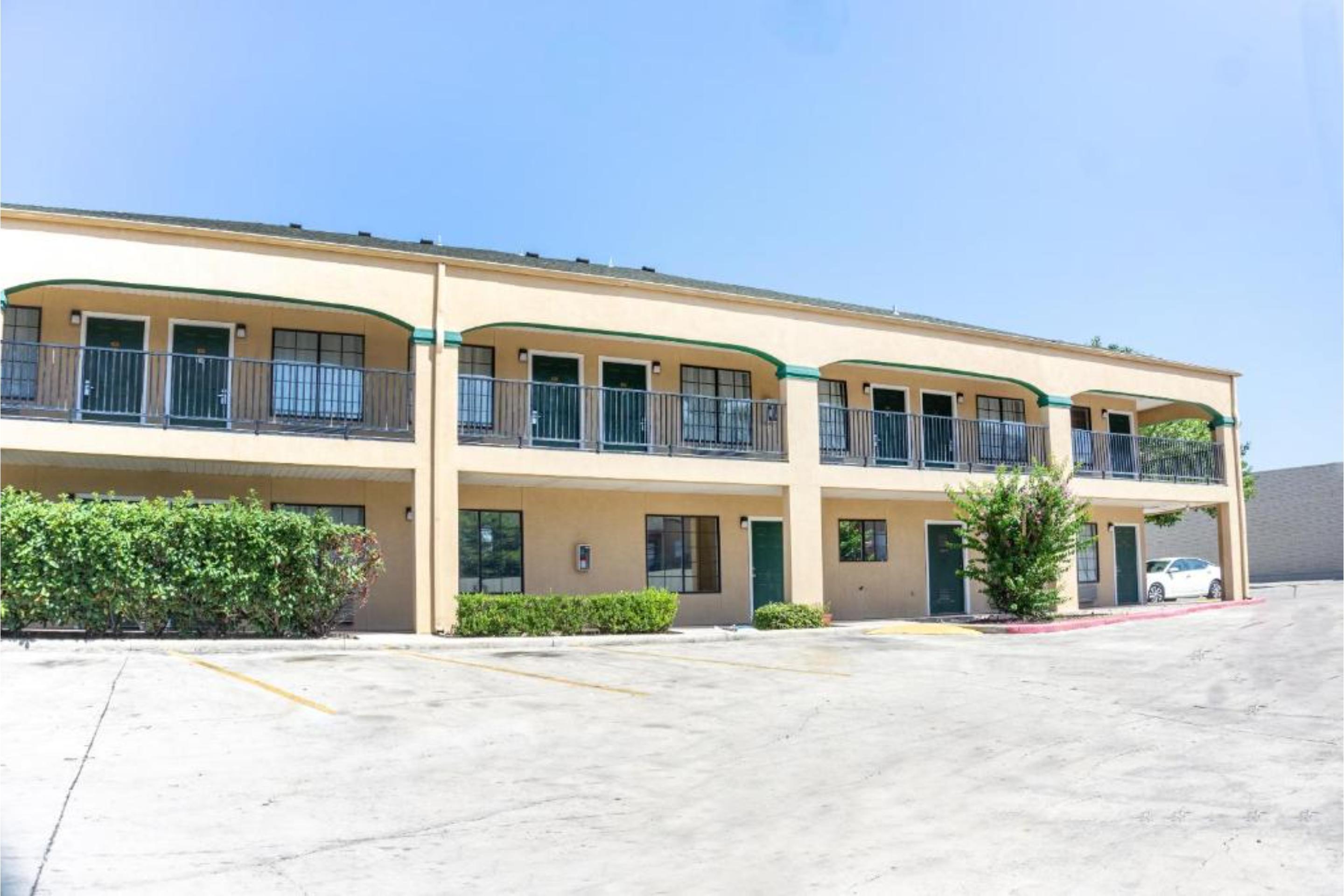 Vista Exterior OYO Hotel San Antonio near AT&T Center