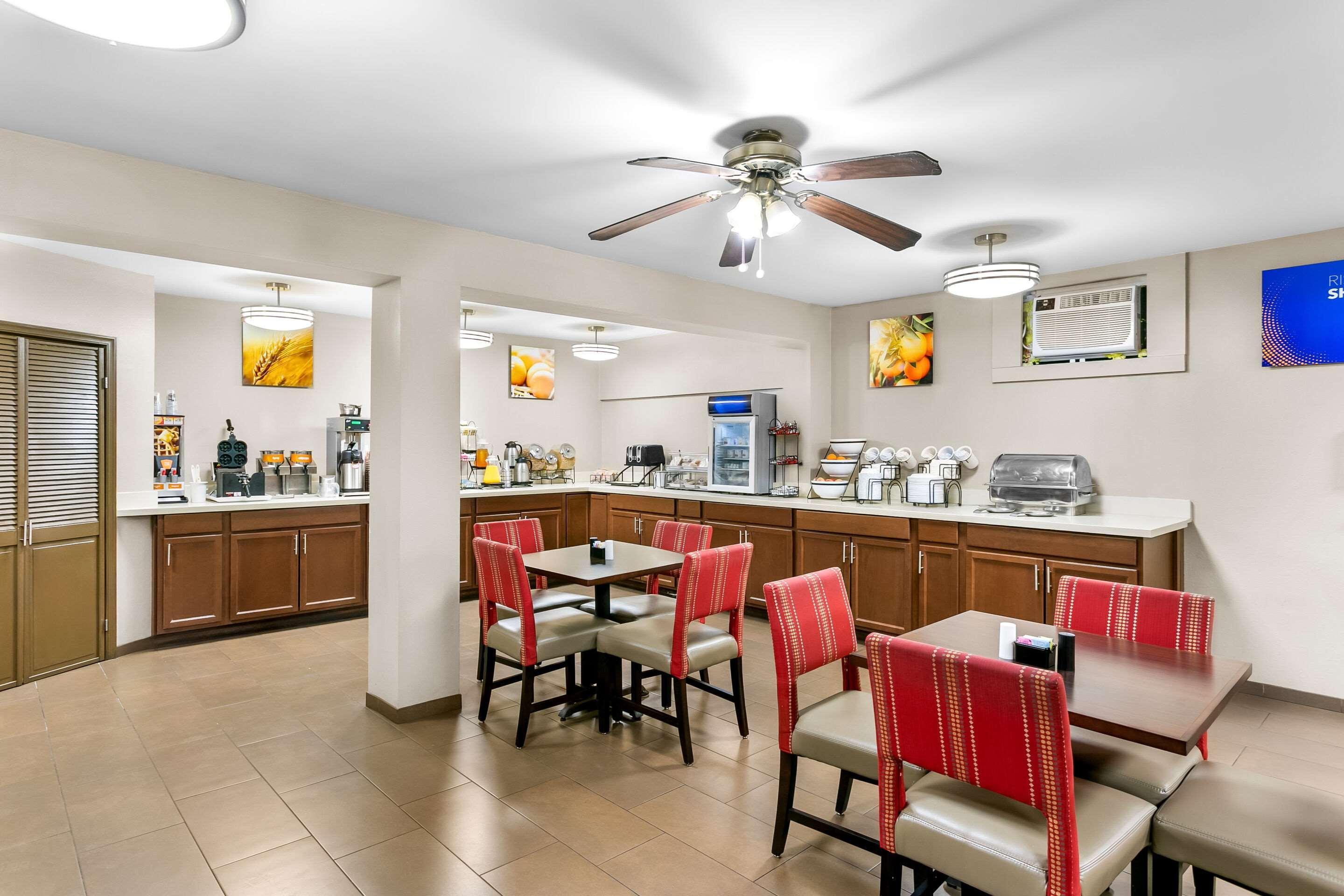 Restaurant Comfort Inn Red Horse Frederick
