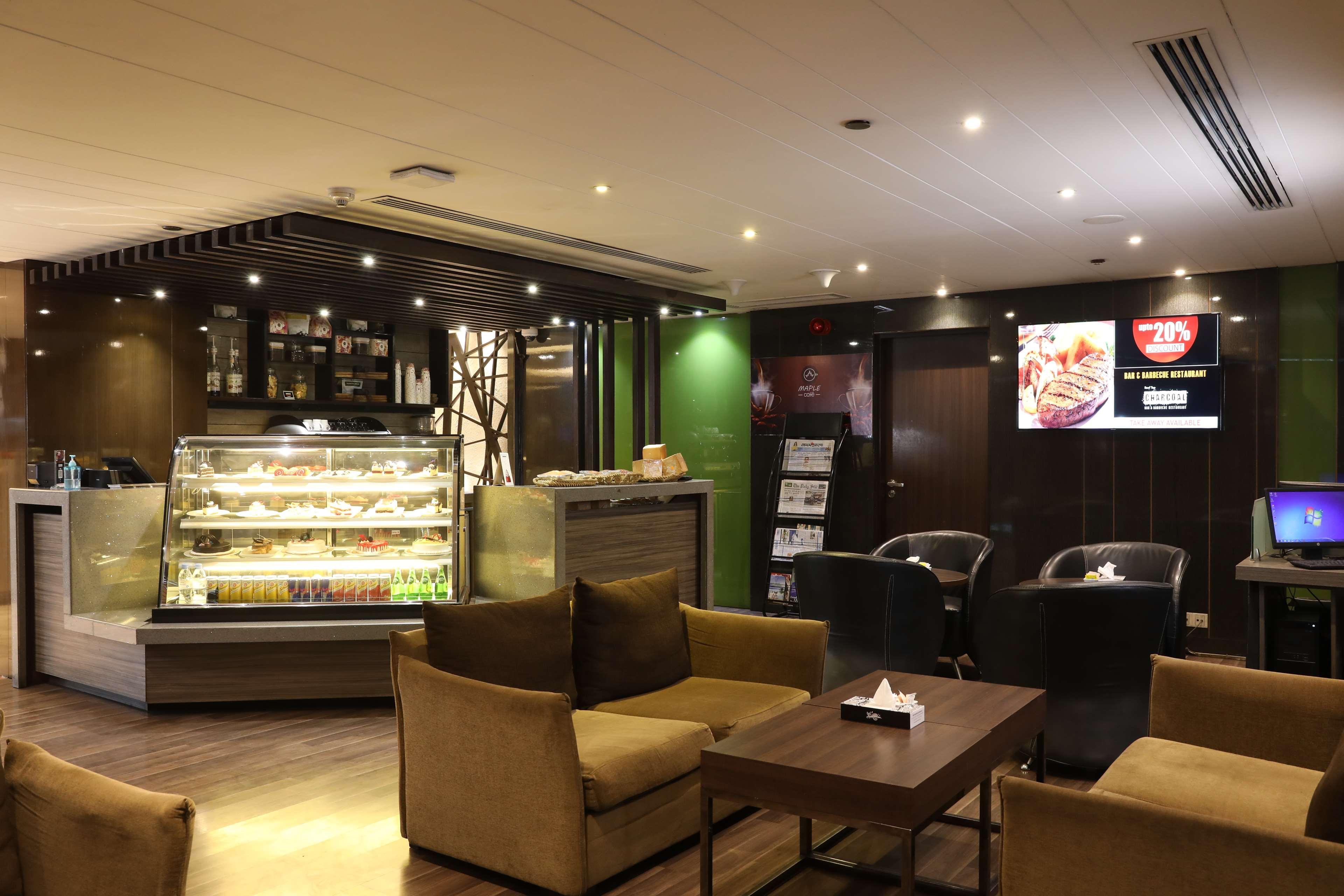 Vista Lobby Best Western Plus Maple Leaf