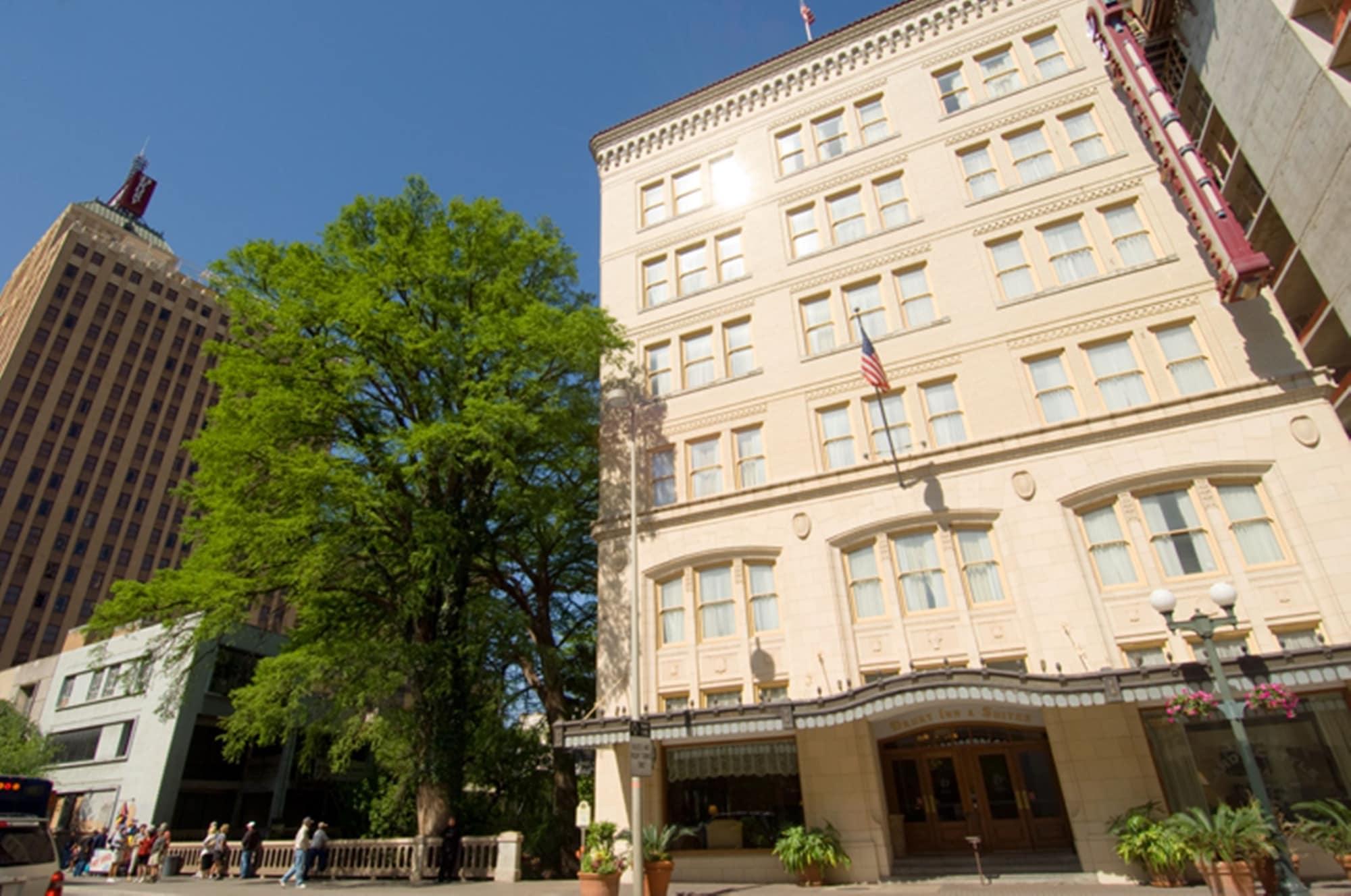 Vista Exterior Drury Inn & Suites San Antonio Riverwalk