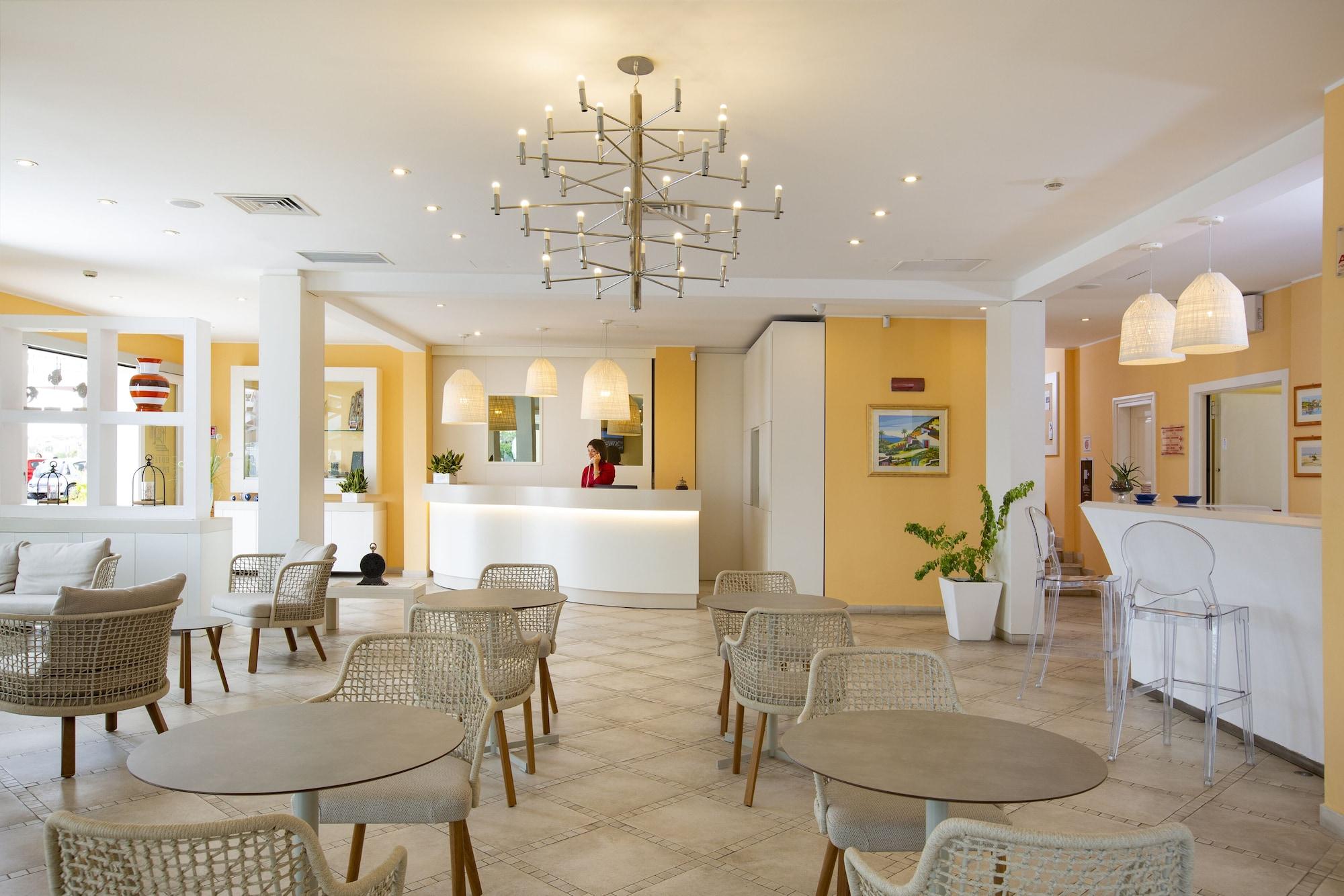 Vista Lobby Lu' Hotel Riviera
