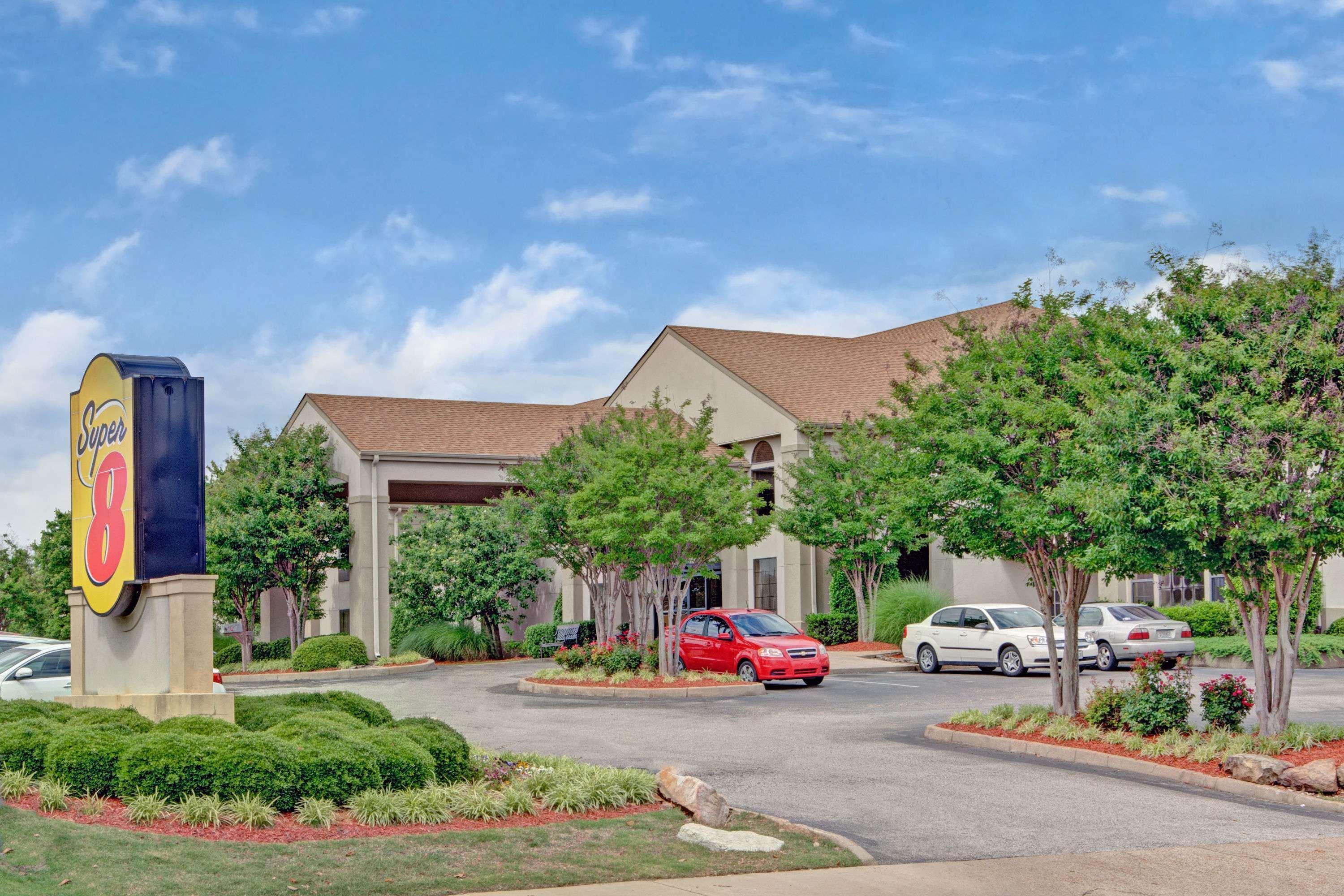 Vista Exterior Super 8 by Wyndham Olive Branch