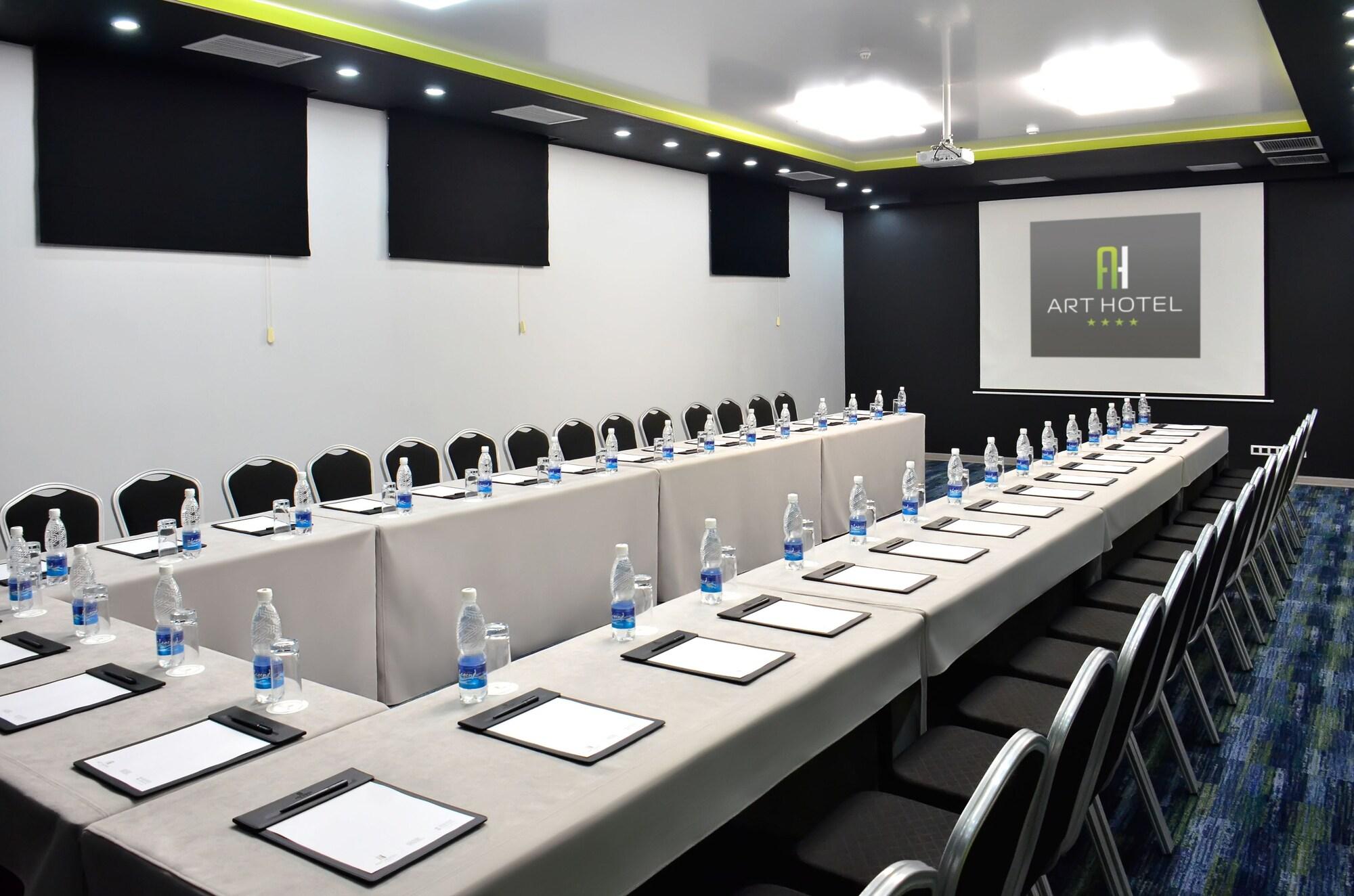 Sala de Reuniones Art Hotel Bishkek