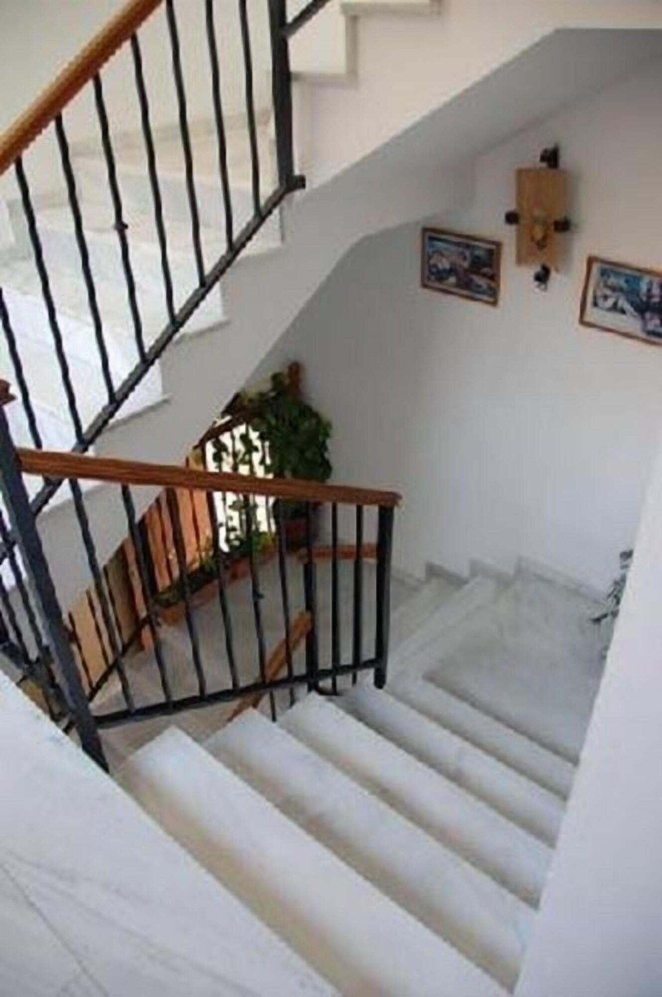 Varios Hostal Alcazar I