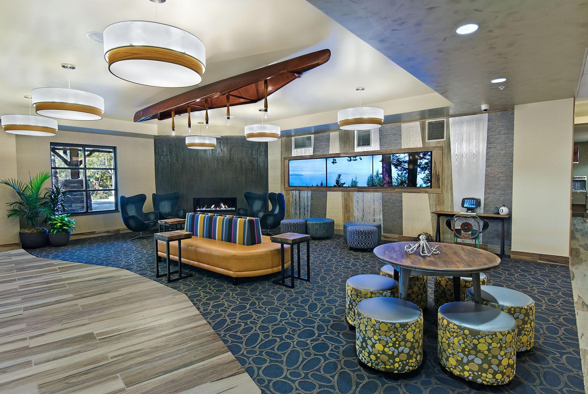 Vista Lobby Oxford Suites Bellingham