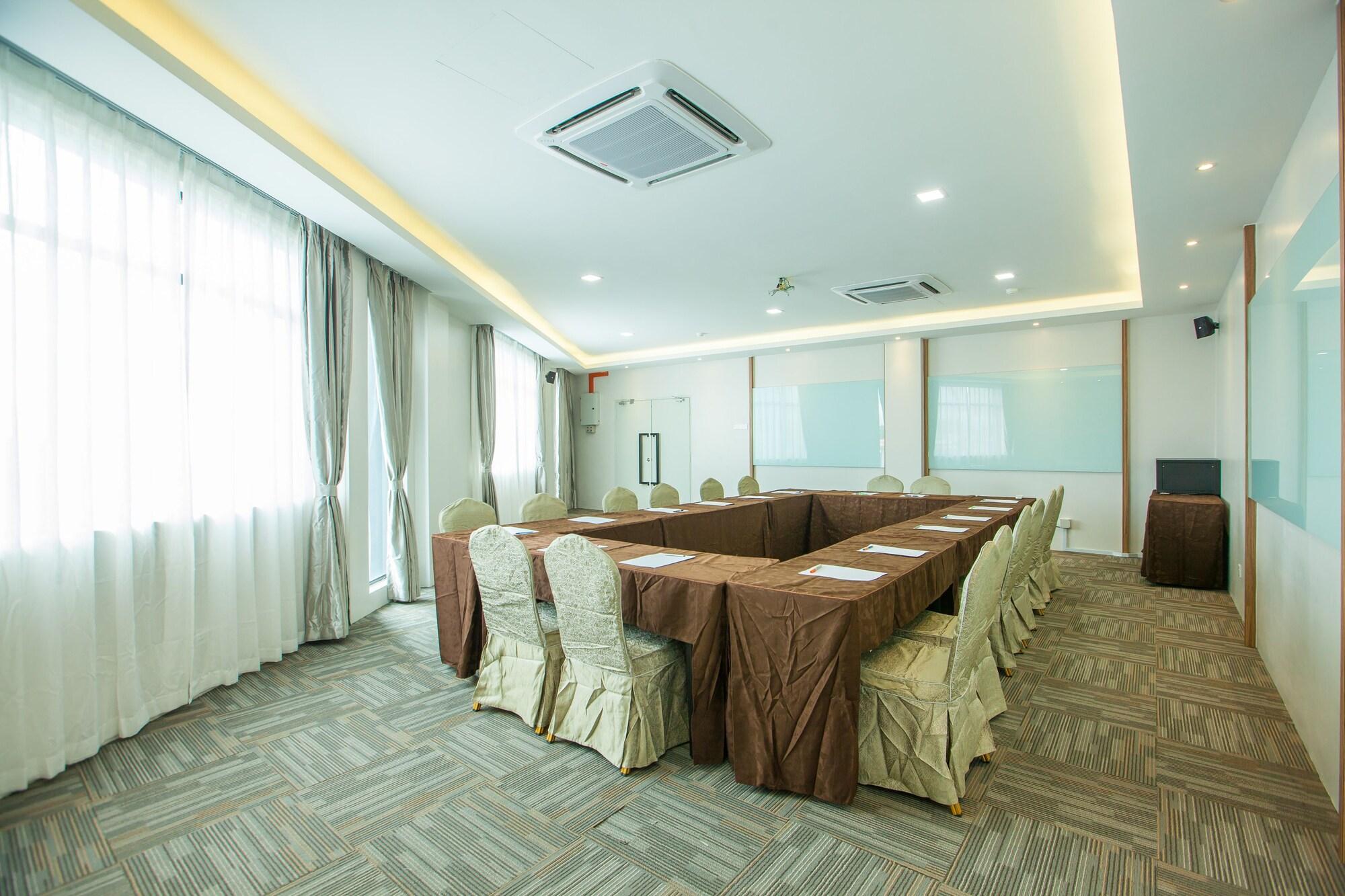 Sala de Reuniones Bzz Hotel