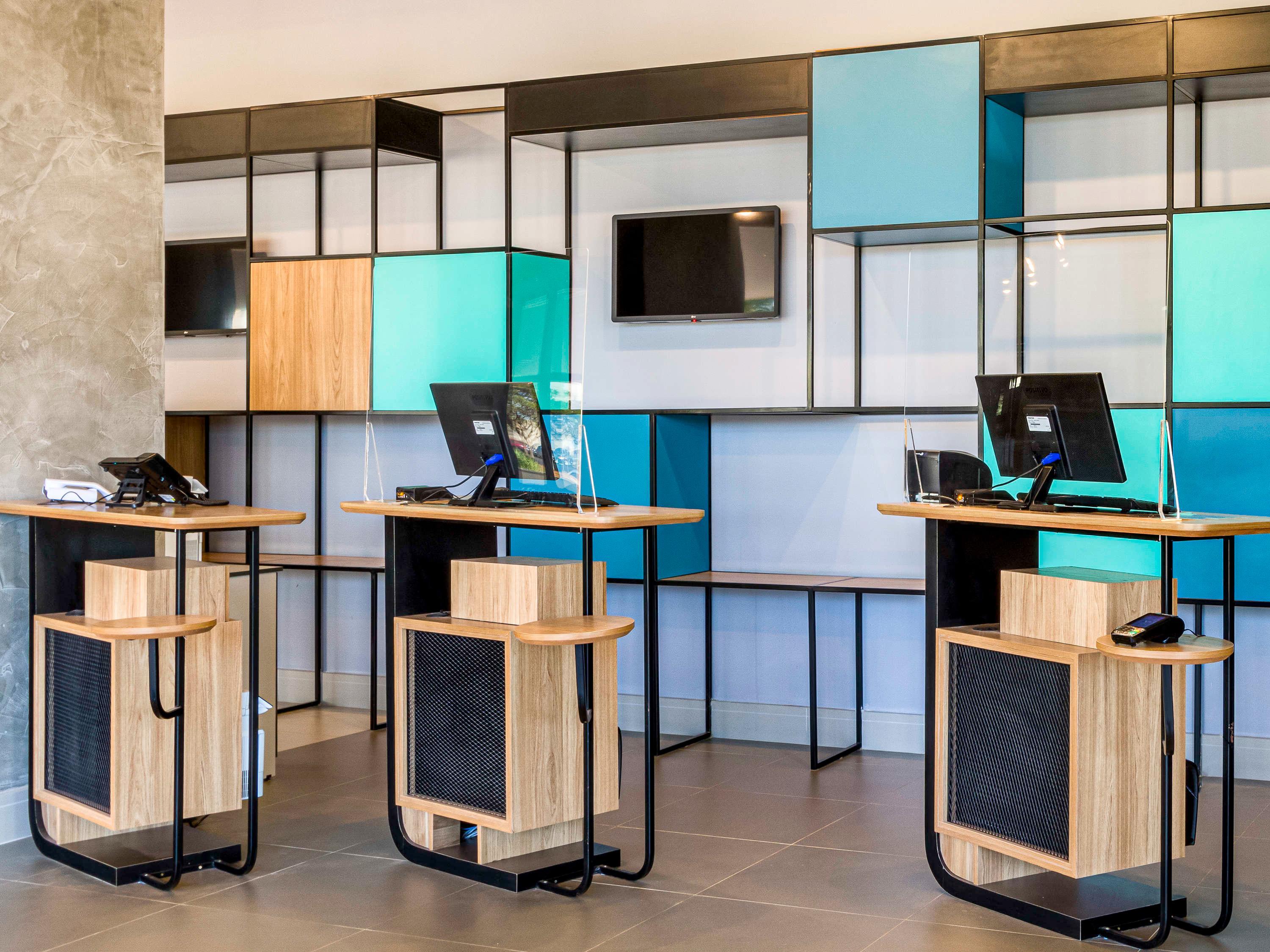 Vista Exterior ibis Budget Ribeirão Preto Vila do Golf