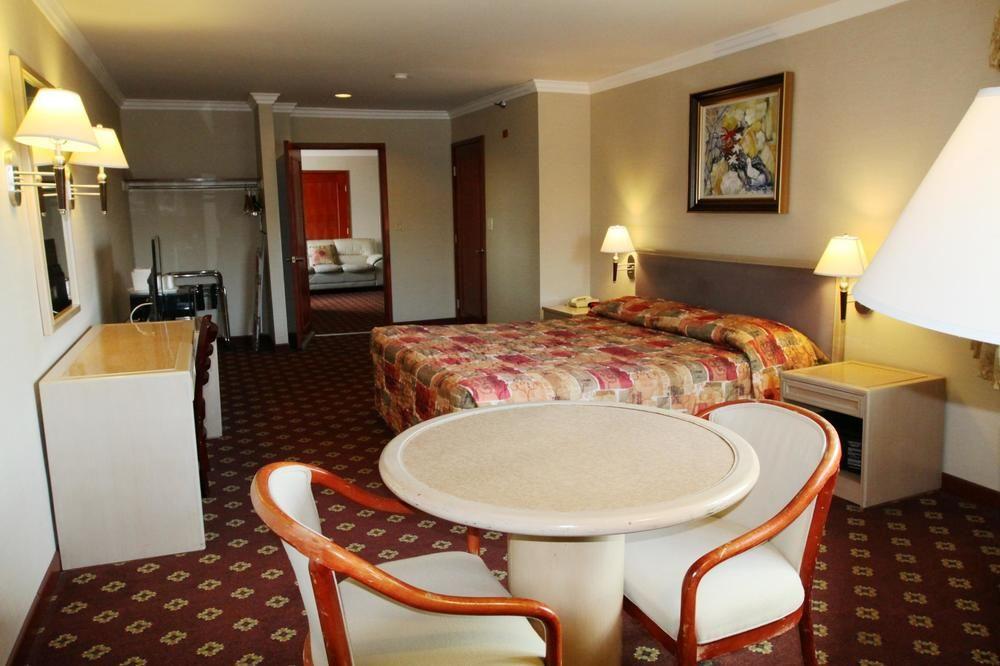 Hotel Metro Plaza Hotel