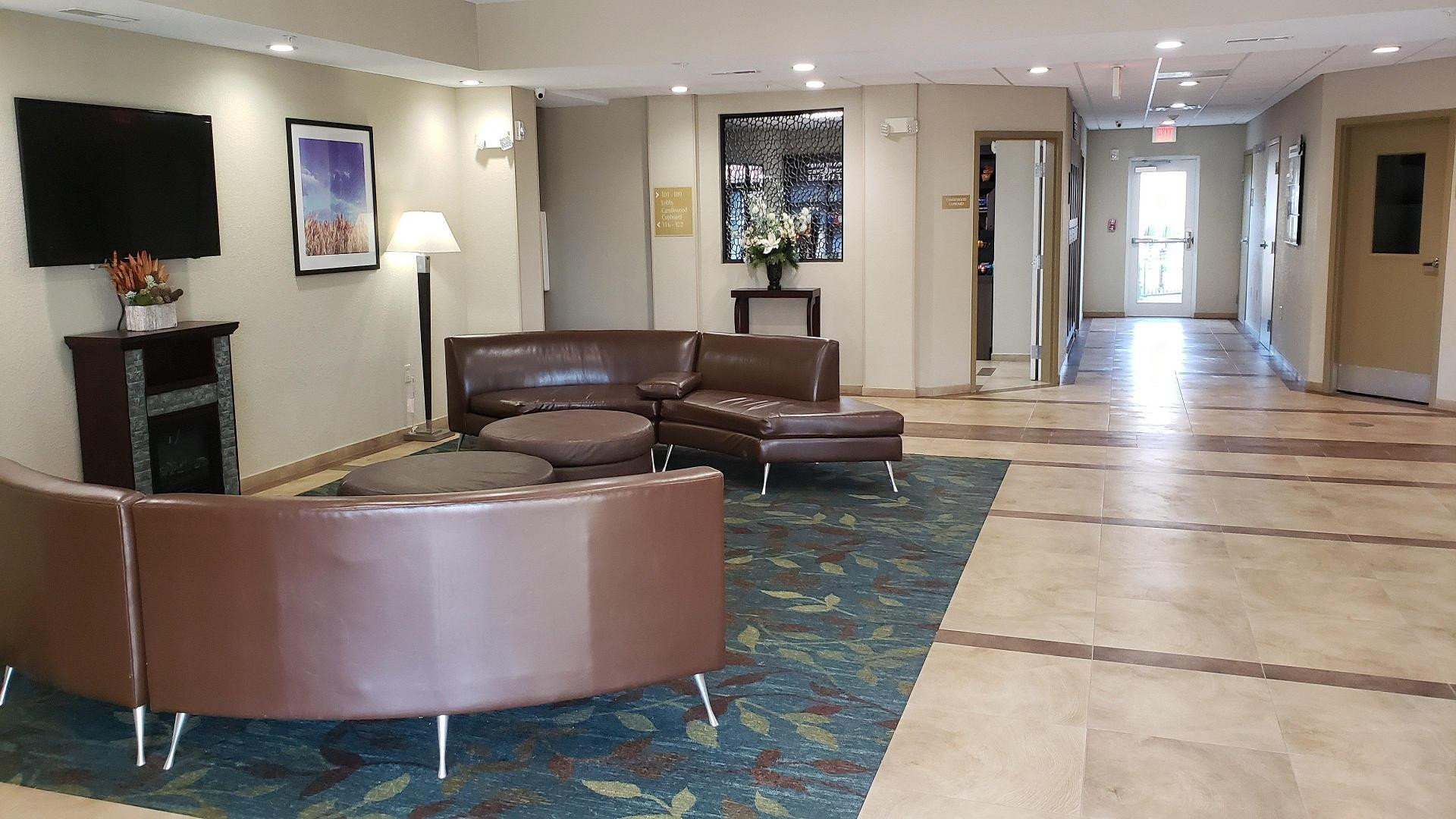 Vista Lobby Candlewood Suites Woodward by IHG