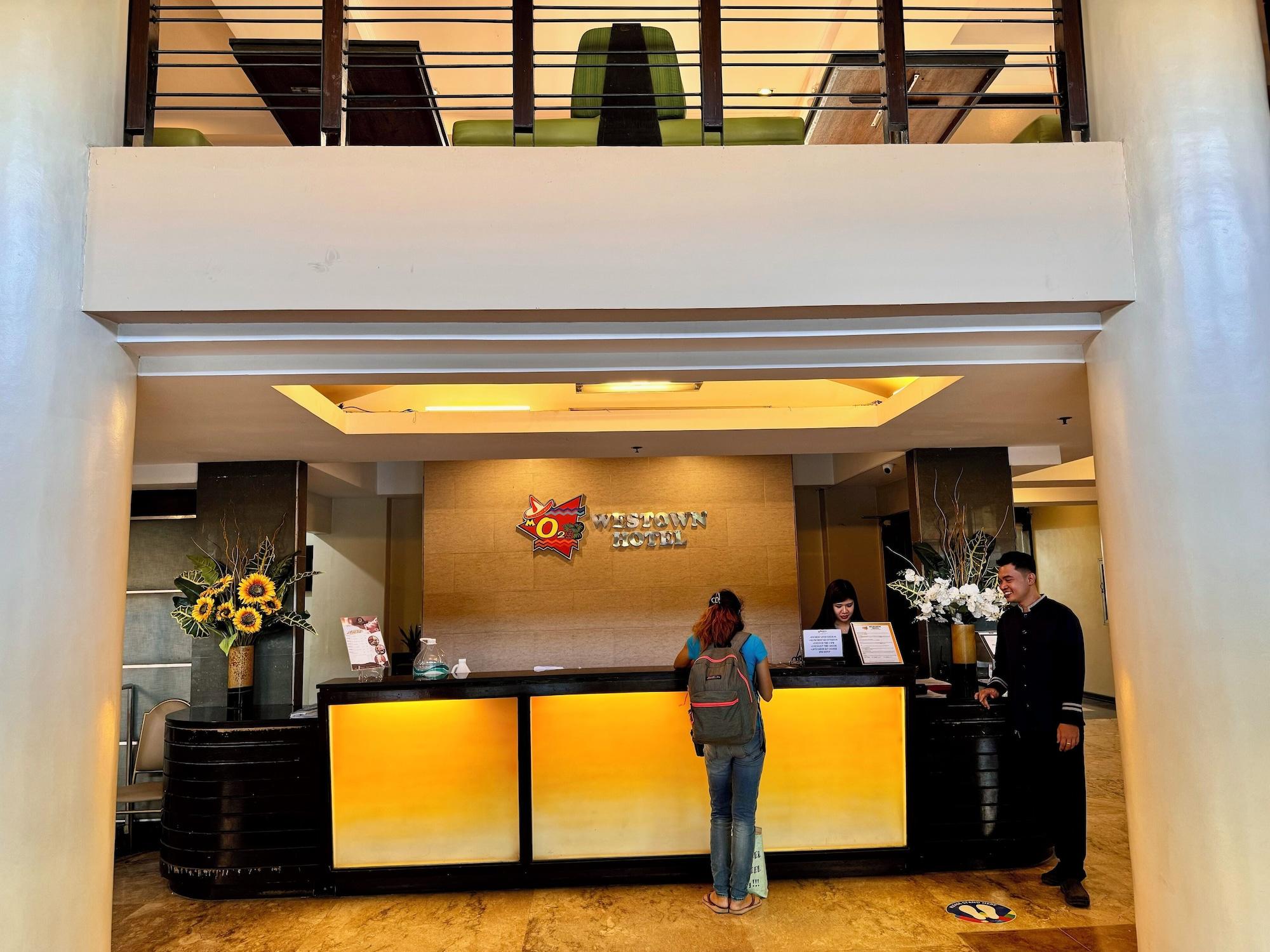 Vista Lobby MO2 Westown Hotel Bacolod - Downtown