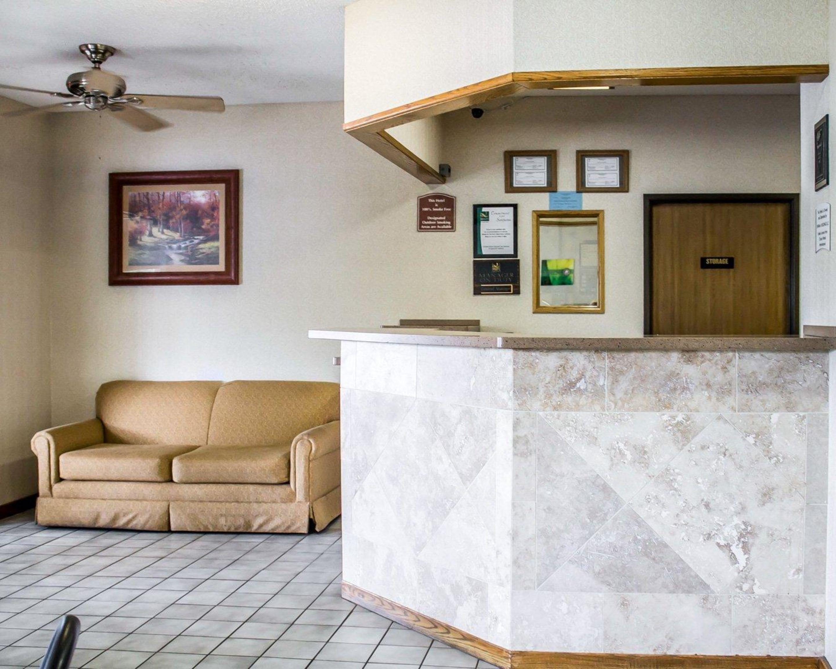 Vista Lobby Quality Inn