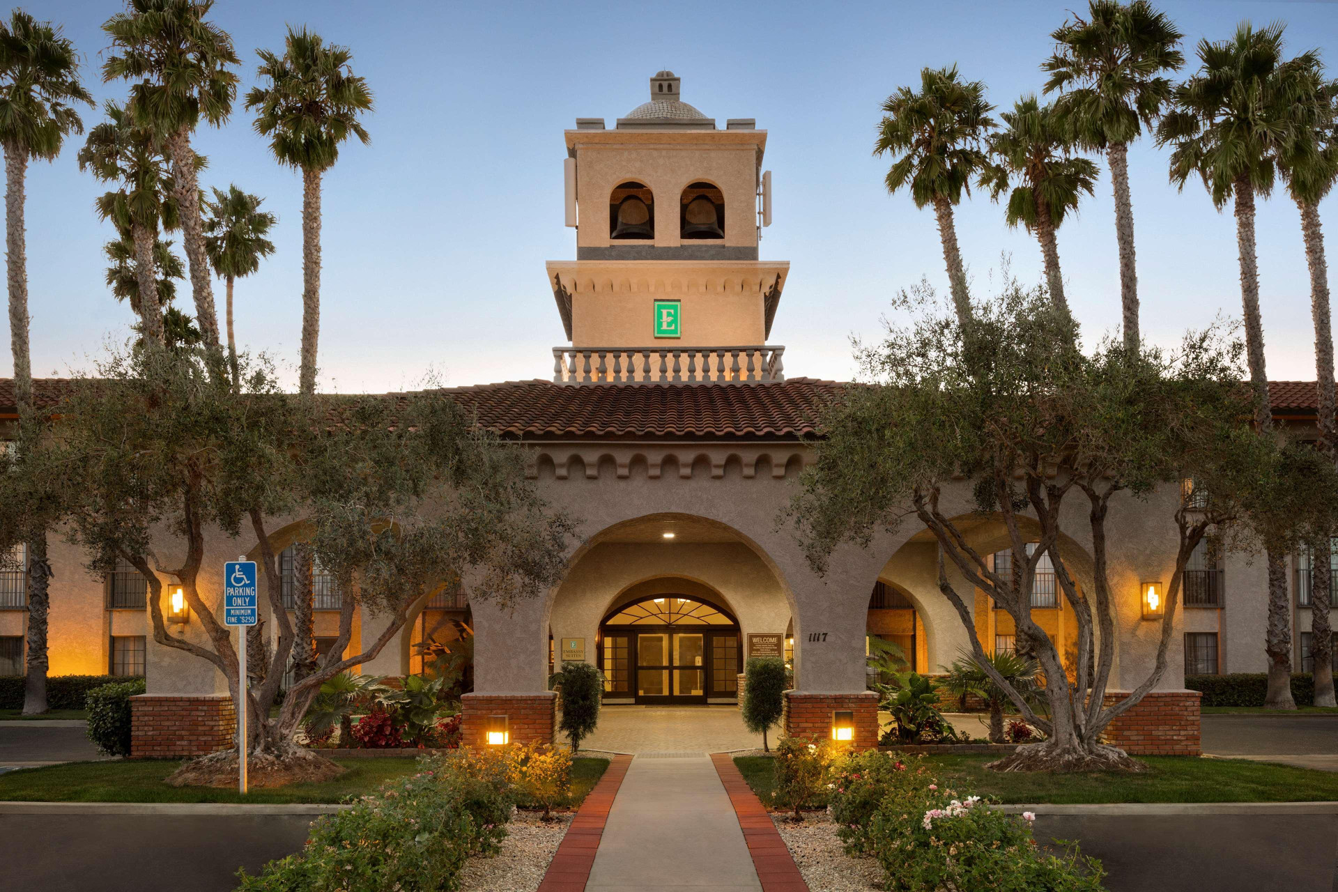 Vista Exterior Embassy Suites by Hilton Lompoc Central Coast