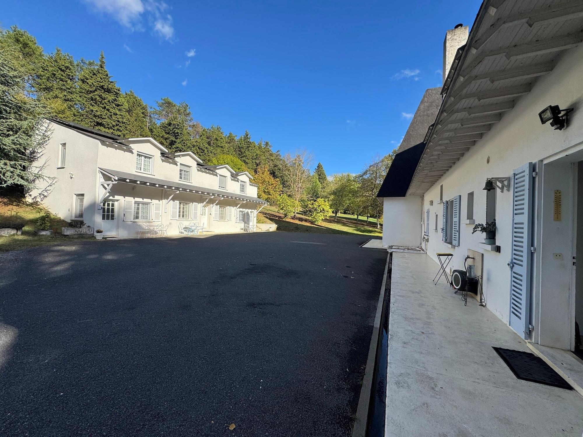 Vista Exterior Domaine de Bize Manoir & Appartements