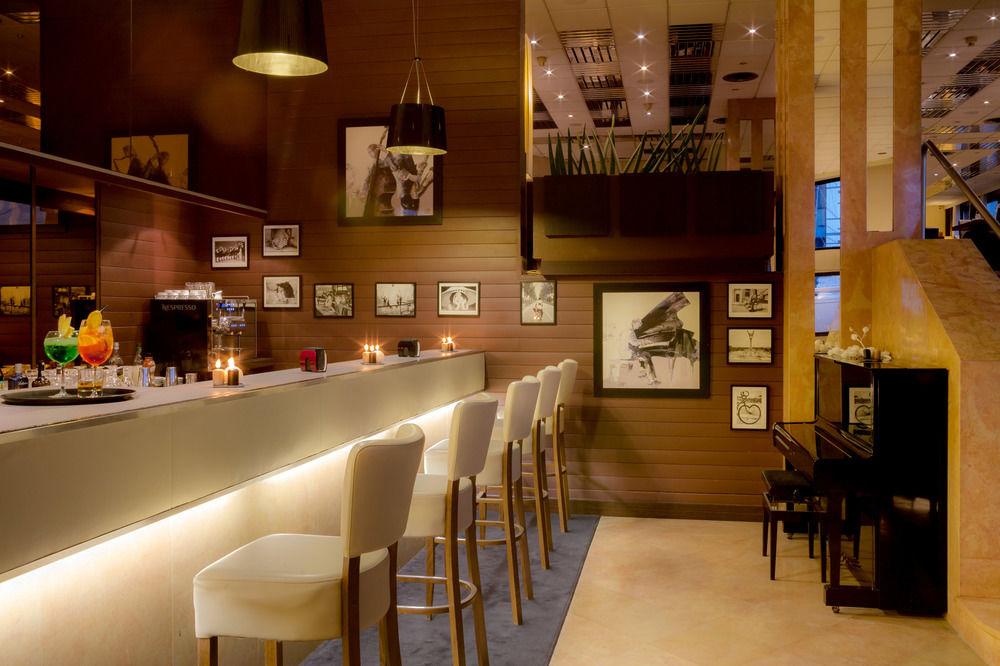 Bar/Salón Hotel Apogia Paris