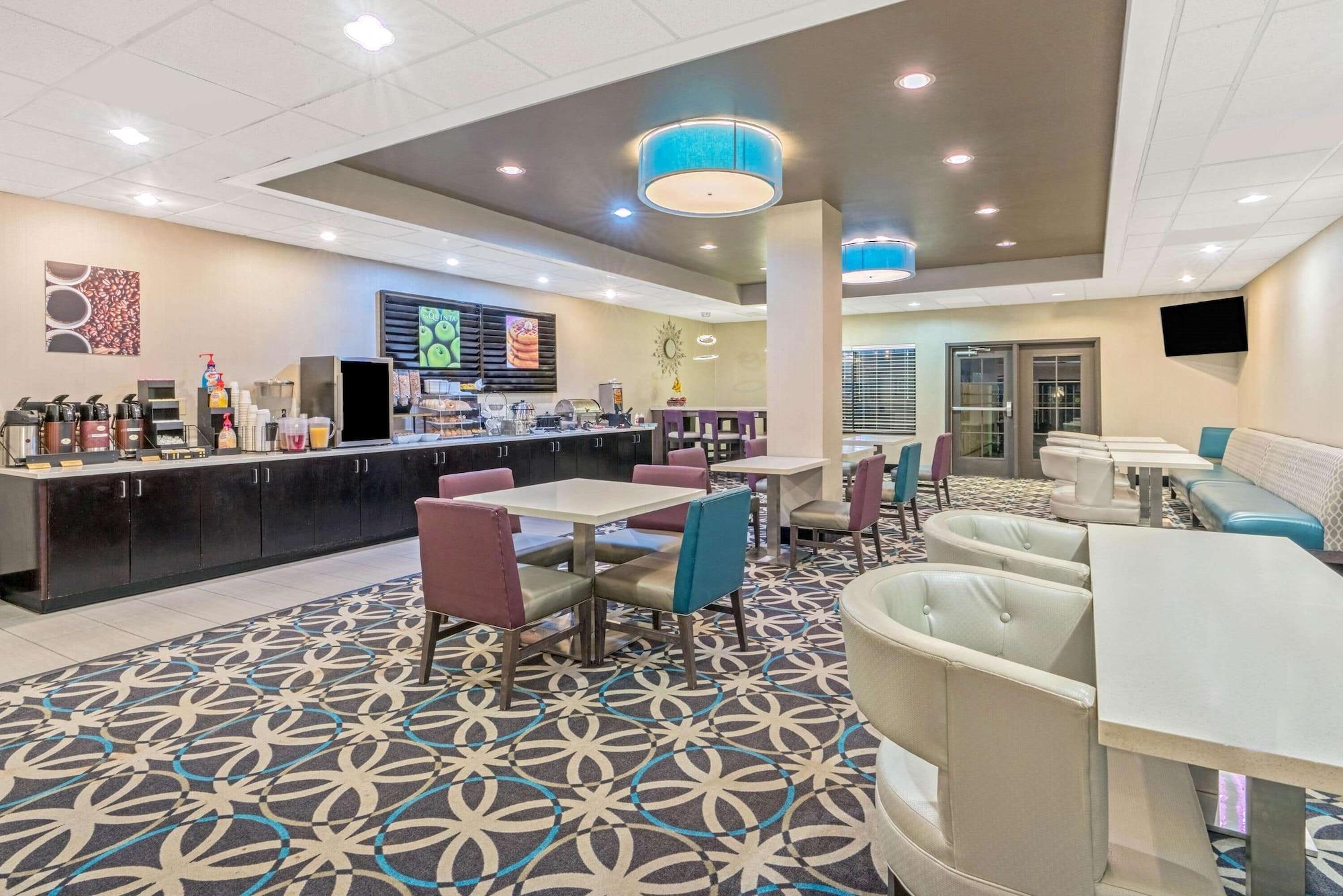 Restaurant La Quinta Inn & Suites by Wyndham Oklahoma City -Yukon