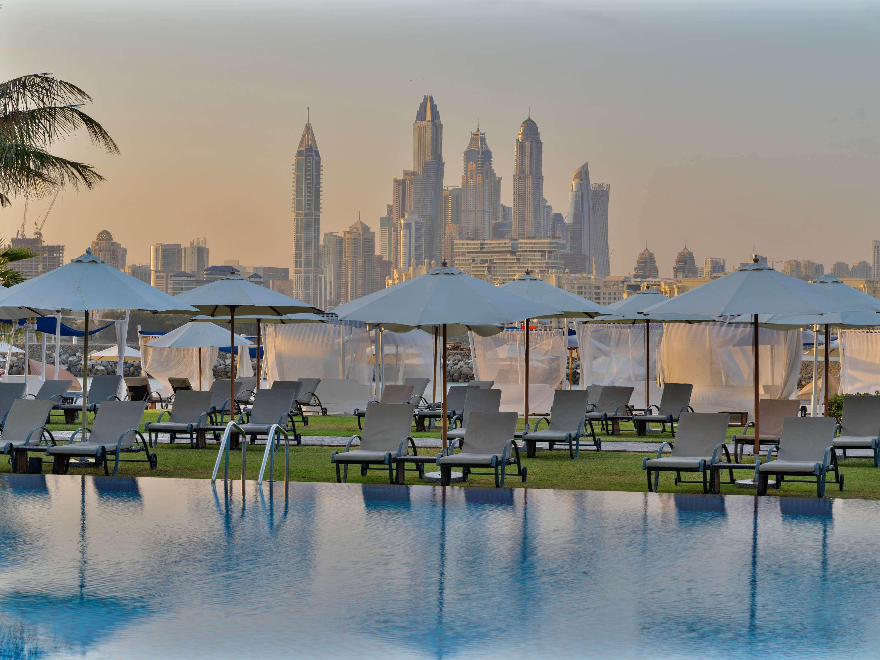 Vista Exterior Rixos The Palm Luxury Suite Collection