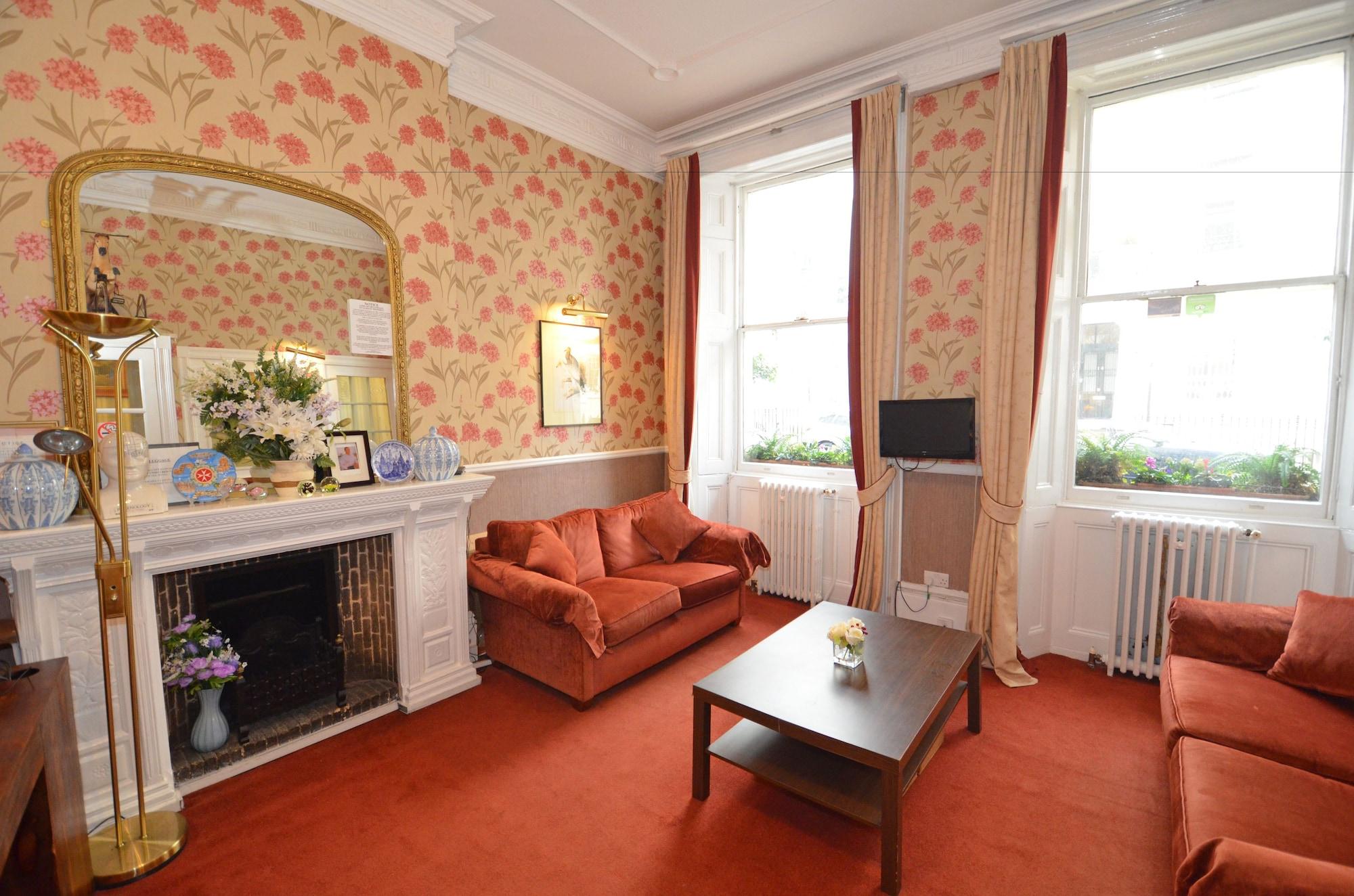 Vista Lobby Parkwood at Marble Arch
