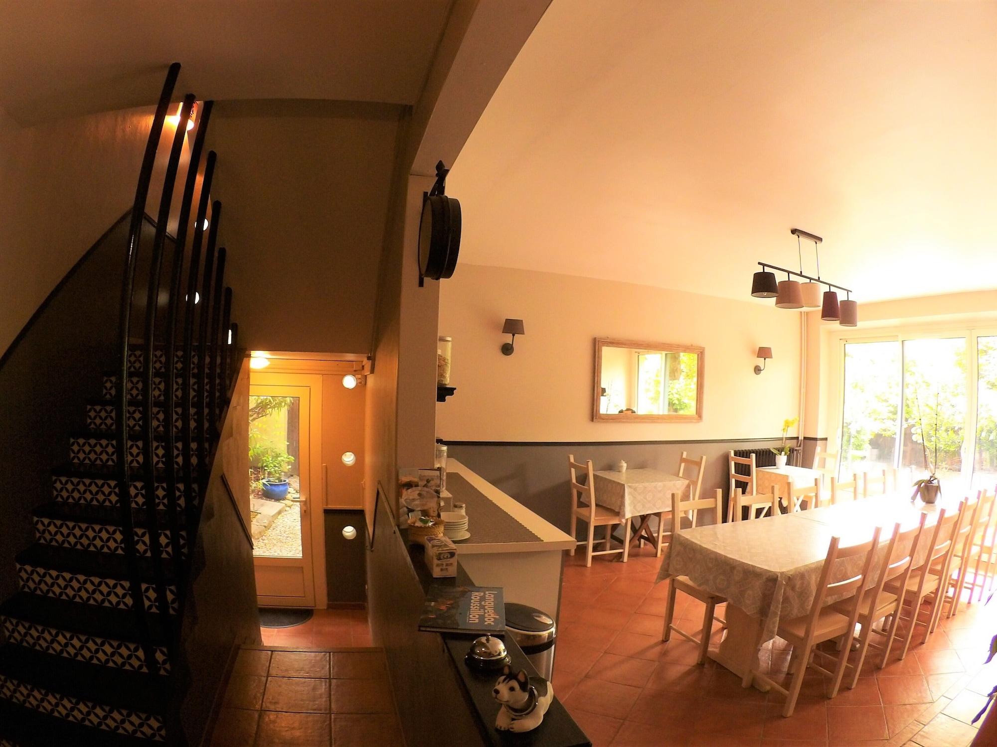 Vista Lobby La Villa Carcassonne