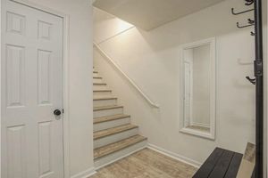 Alquiler Vacacional - Brand NEW Luxury Scandinavian Style Basement Apartment!